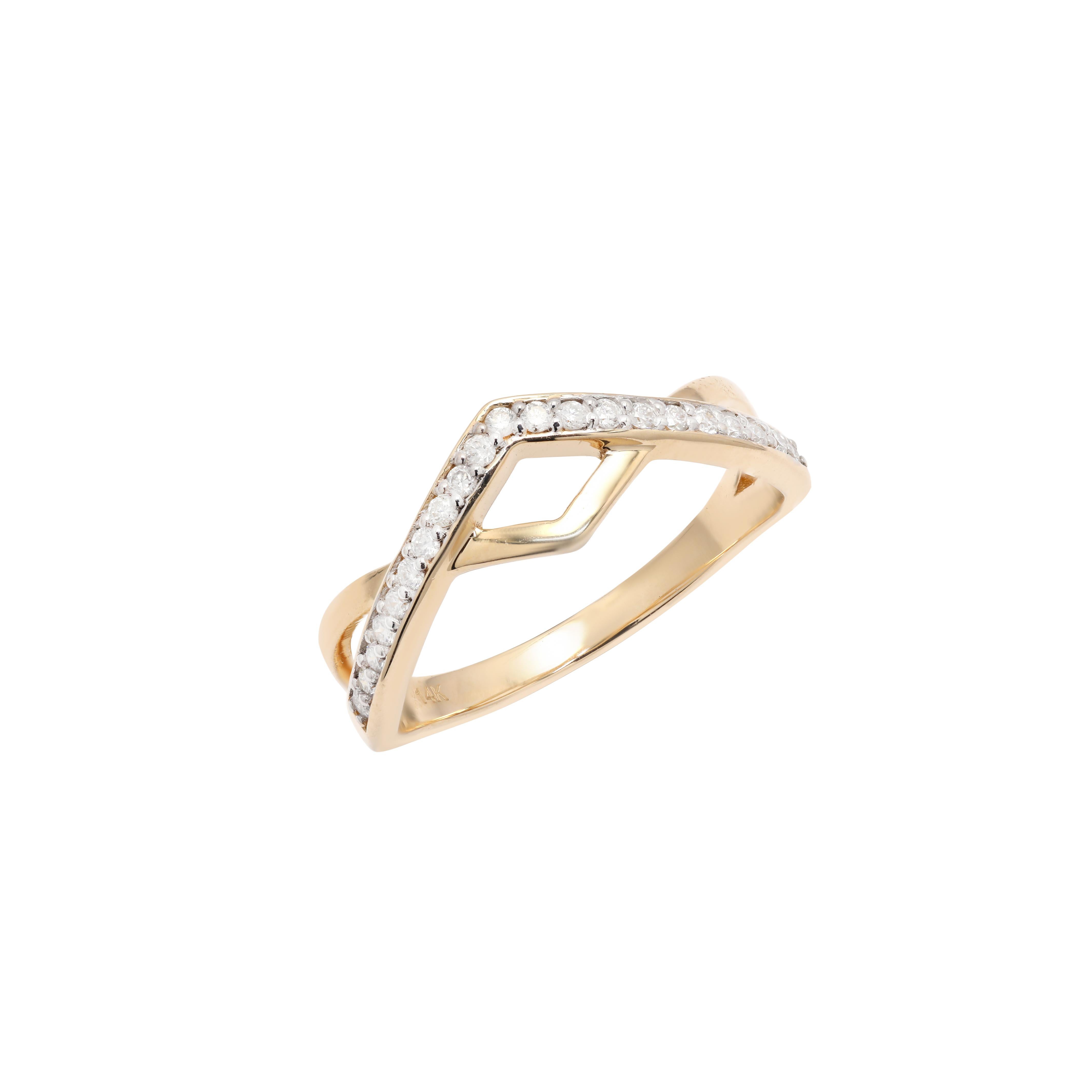 For Sale:  14K Yellow Gold Twisted Chevron Diamond Ring for Women 5
