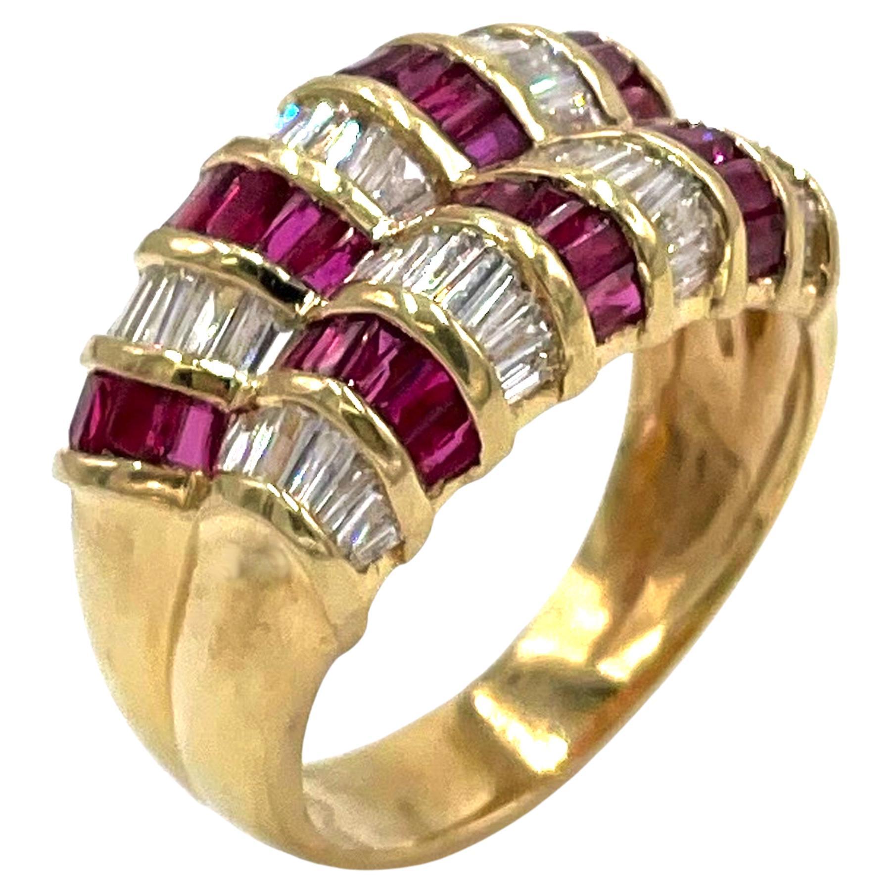 14K Gelbgold Baguette-Ring mit zwei Reihen Rubin und Diamanten im Angebot