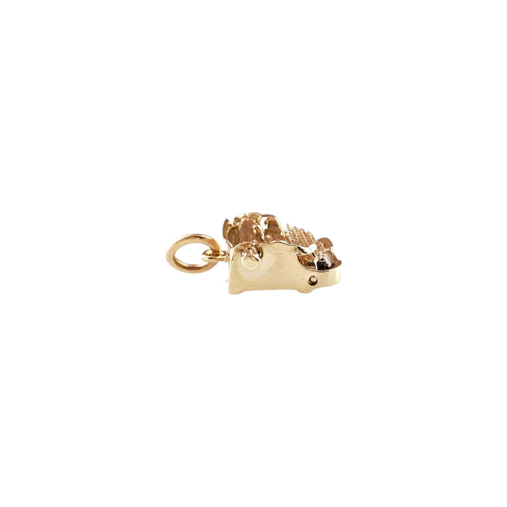 14K Yellow Gold Typewriter Charm #16286 For Sale 2