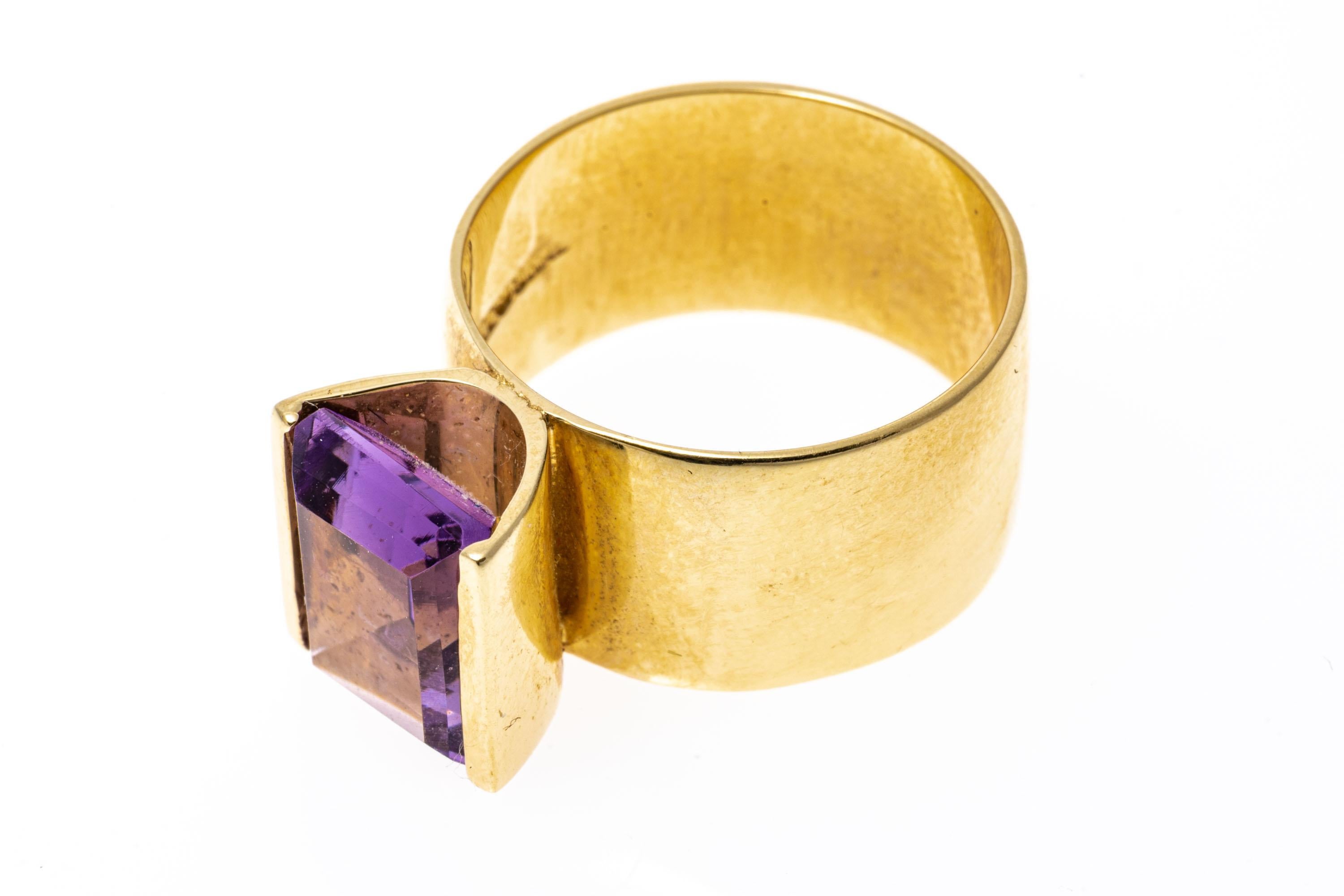 14k Yellow Gold Ultra Contemporary Wide Ring Set with Rectangular Amethyst Top For Sale 1
