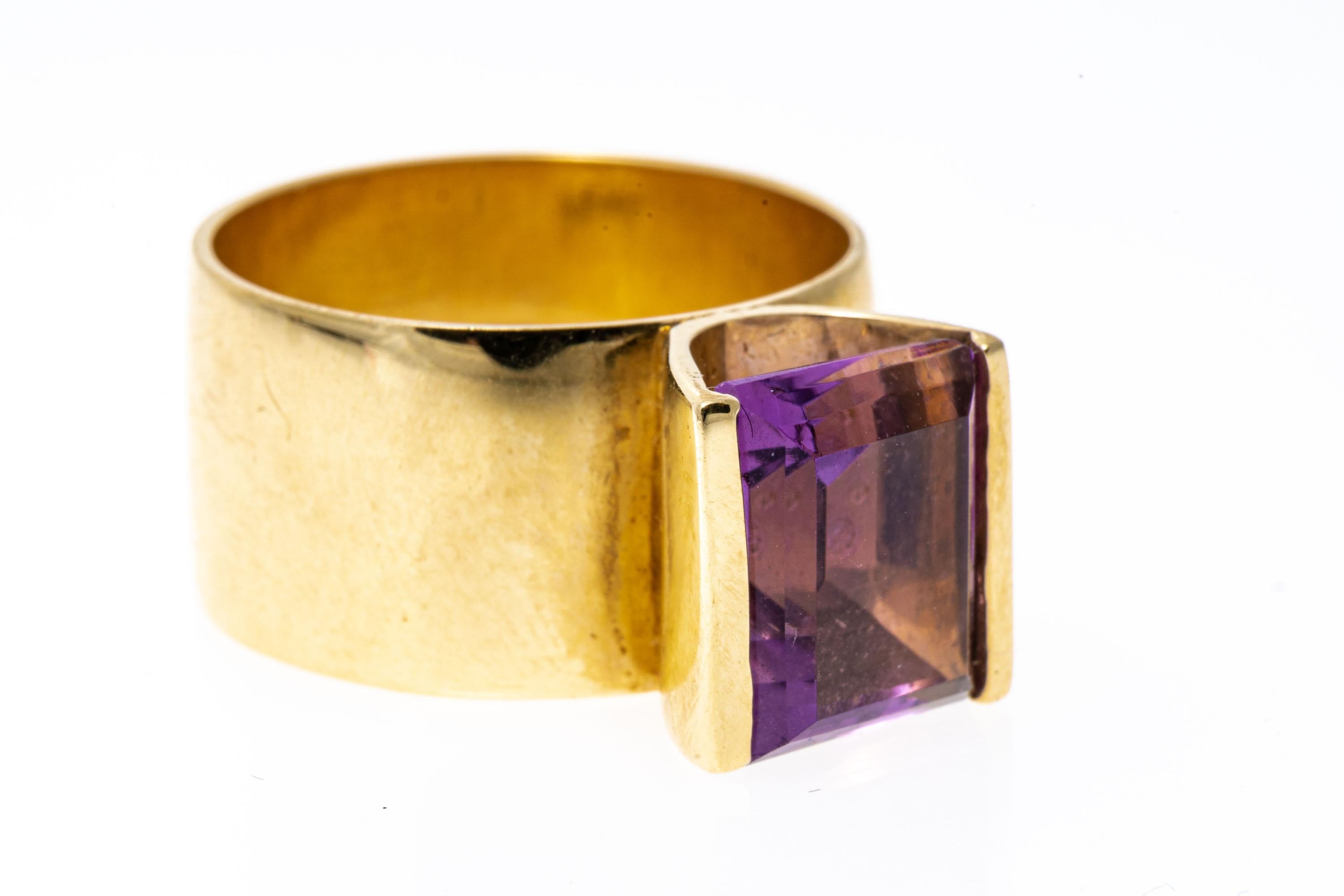 14k Yellow Gold Ultra Contemporary Wide Ring Set with Rectangular Amethyst Top For Sale 3