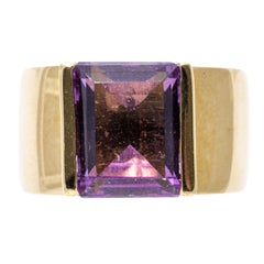 14 Karat Gelbgold Ultra Contemporary Breiter Ring mit rechteckiger Amethystplatte