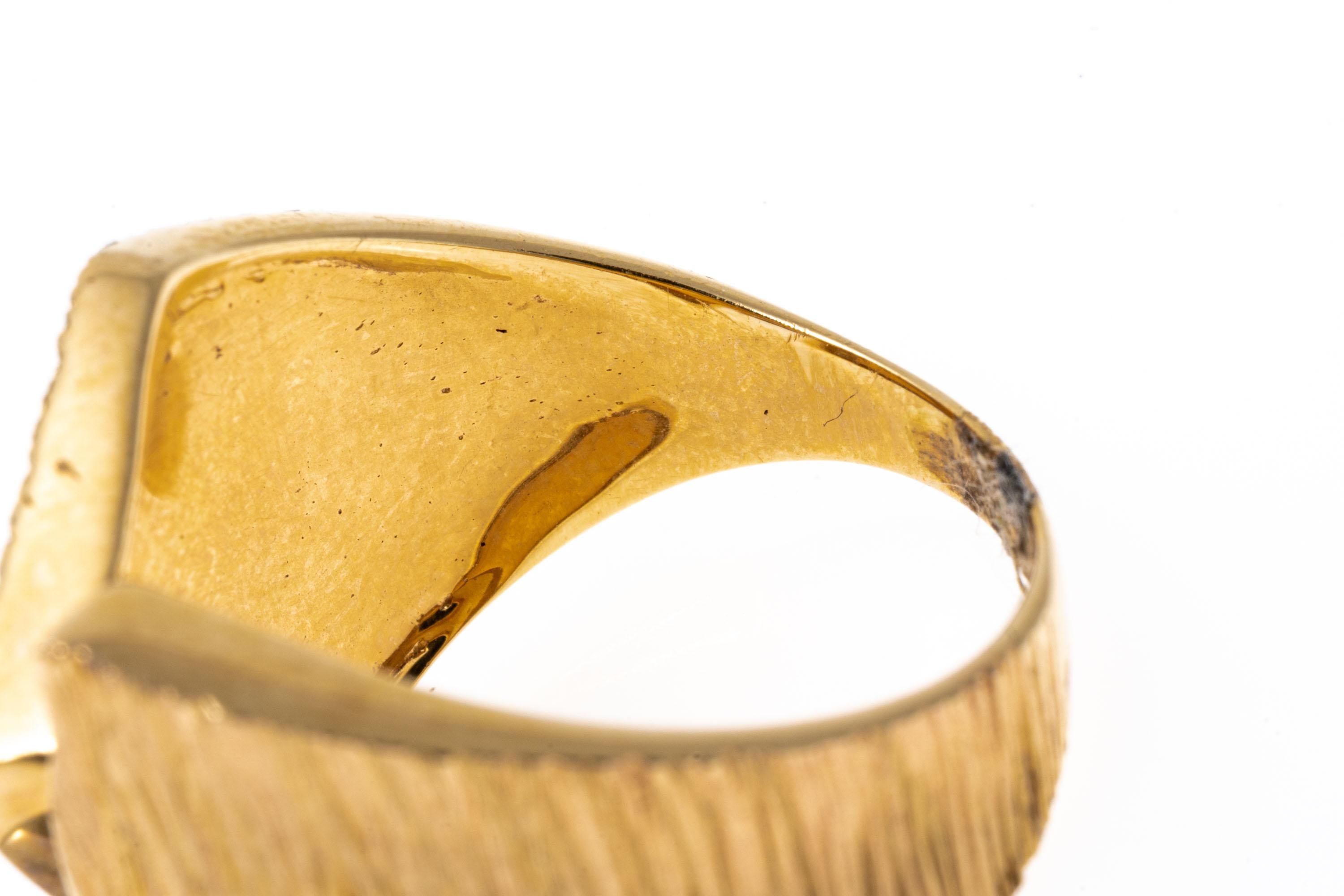 14k Yellow Gold Ultra Wide Bark Finished Ring with CZ Brilliant In Good Condition For Sale In Southport, CT