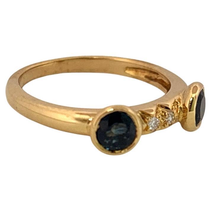 Rétro Bague en or jaune 14K Unique 1.00 Carat Round Sapphire 0.05 Carat Round Diamond Ring en vente