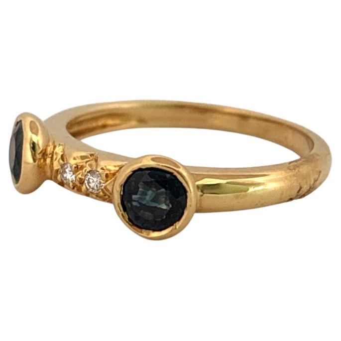 Bague en or jaune 14K Unique 1.00 Carat Round Sapphire 0.05 Carat Round Diamond Ring en vente 1