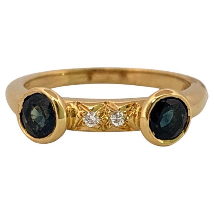 Bague en or jaune 14K Unique 1.00 Carat Round Sapphire 0.05 Carat Round Diamond Ring en vente