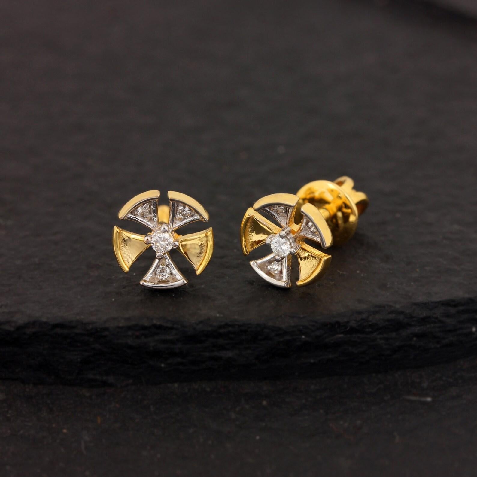 14k Yellow Gold Unique Small Studs Gift For Her Natural Pave Diamond Earring . In New Condition For Sale In Chicago, IL