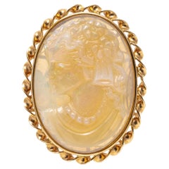 Vintage 14k Yellow Gold Unusual Left Facing Oval Opal Cameo Ring