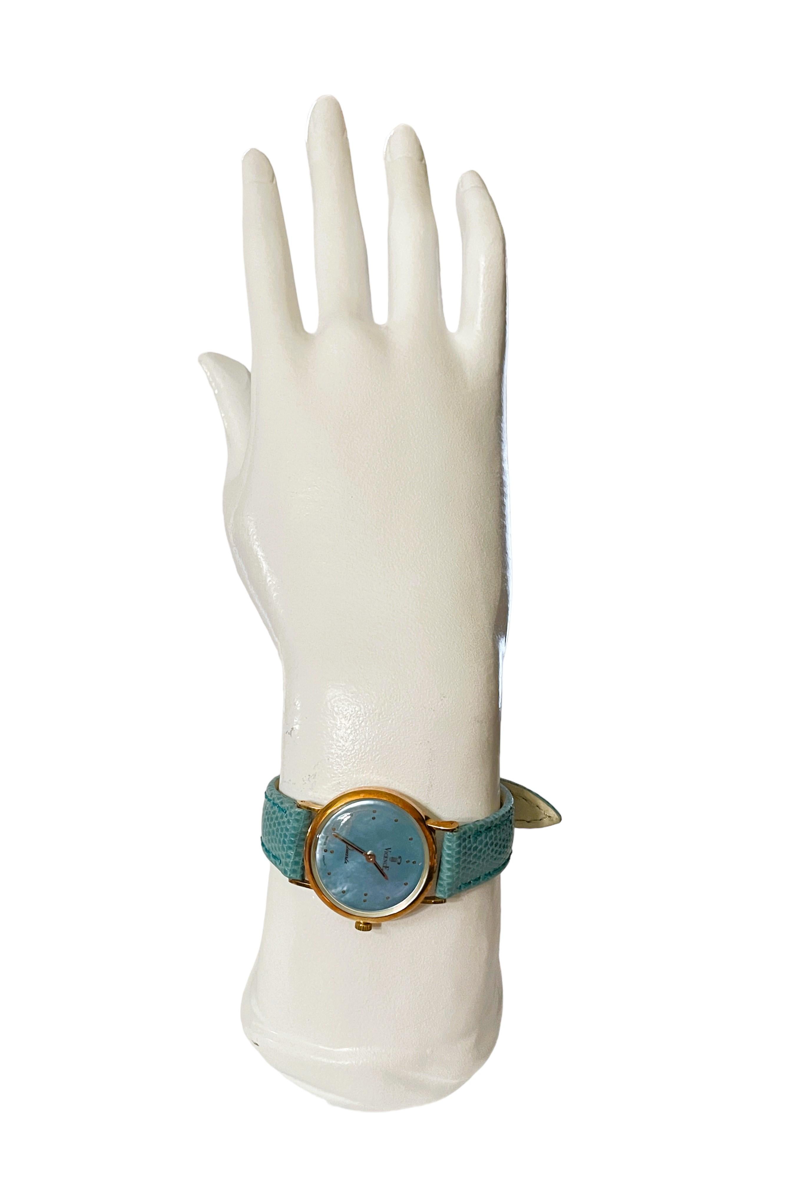 14k Gelbgold Weihrauchblaue, perlenbesetzte Quarz-Damenuhr mit Lederband (Rundschliff) im Angebot