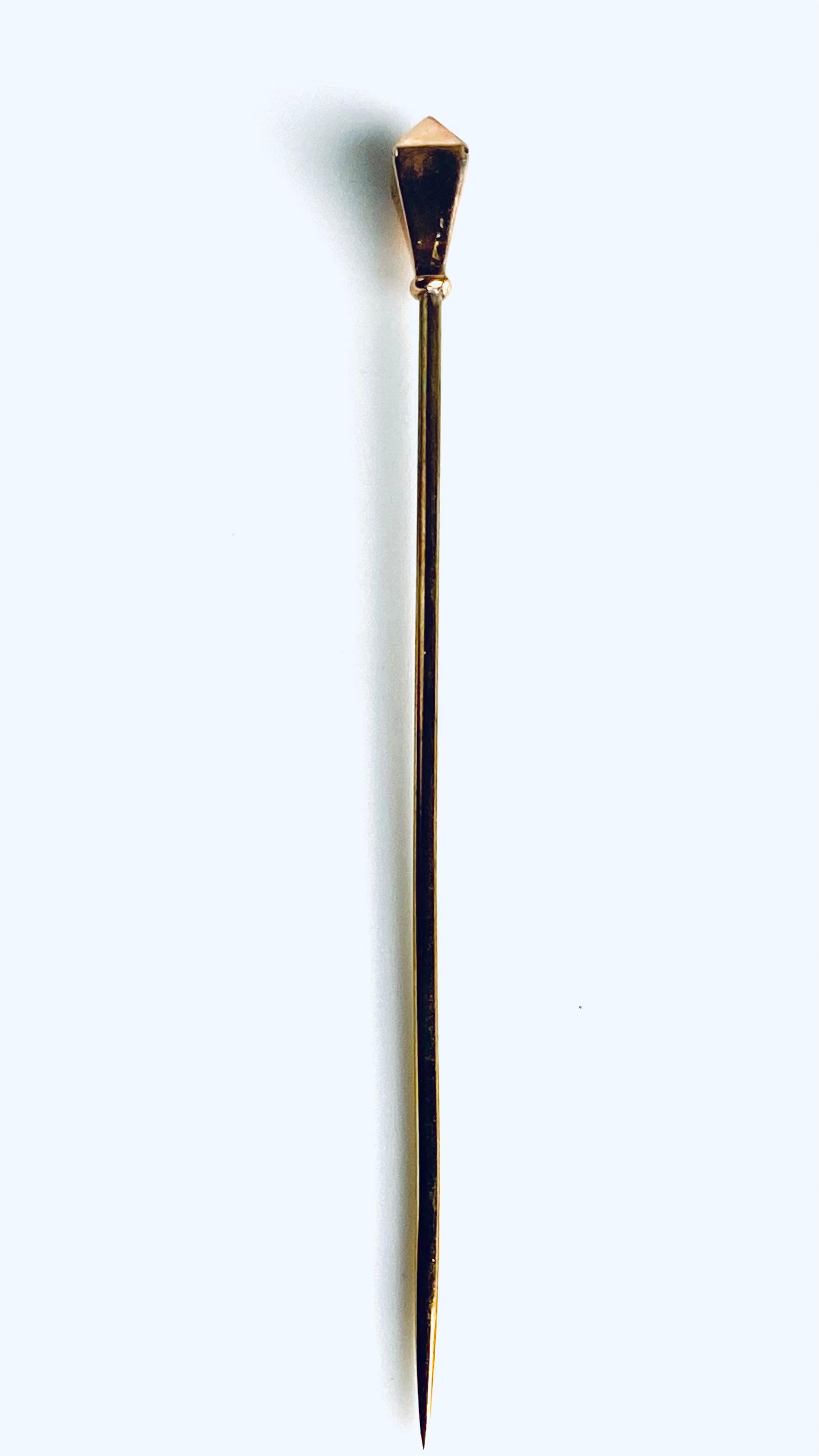 14K Yellow Gold Victorian Decorative Small Pin In Good Condition For Sale In New York, NY