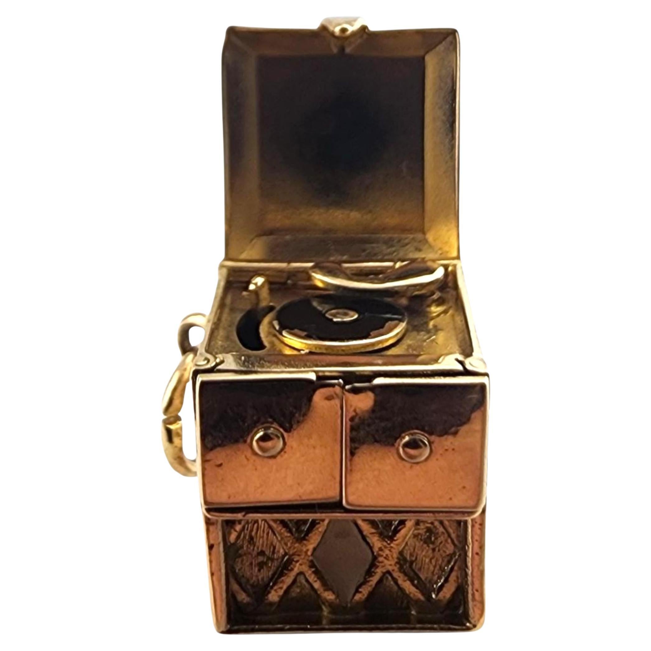 14K Yellow Gold Victrola Phonograph Charm #22003 For Sale