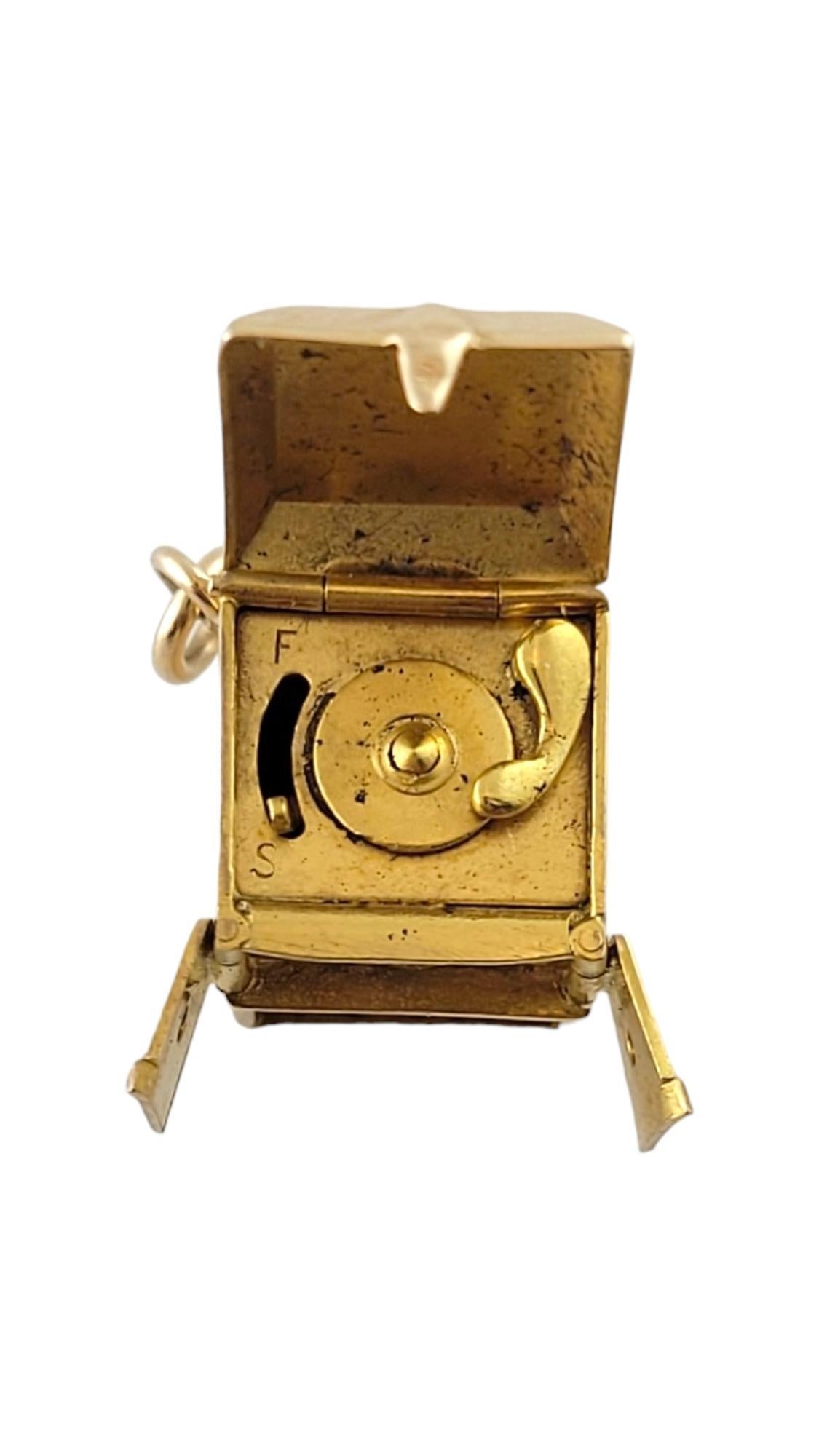 14K Yellow Gold Victrola Phonograph Stanhope NYC Charm #17885 For Sale 6