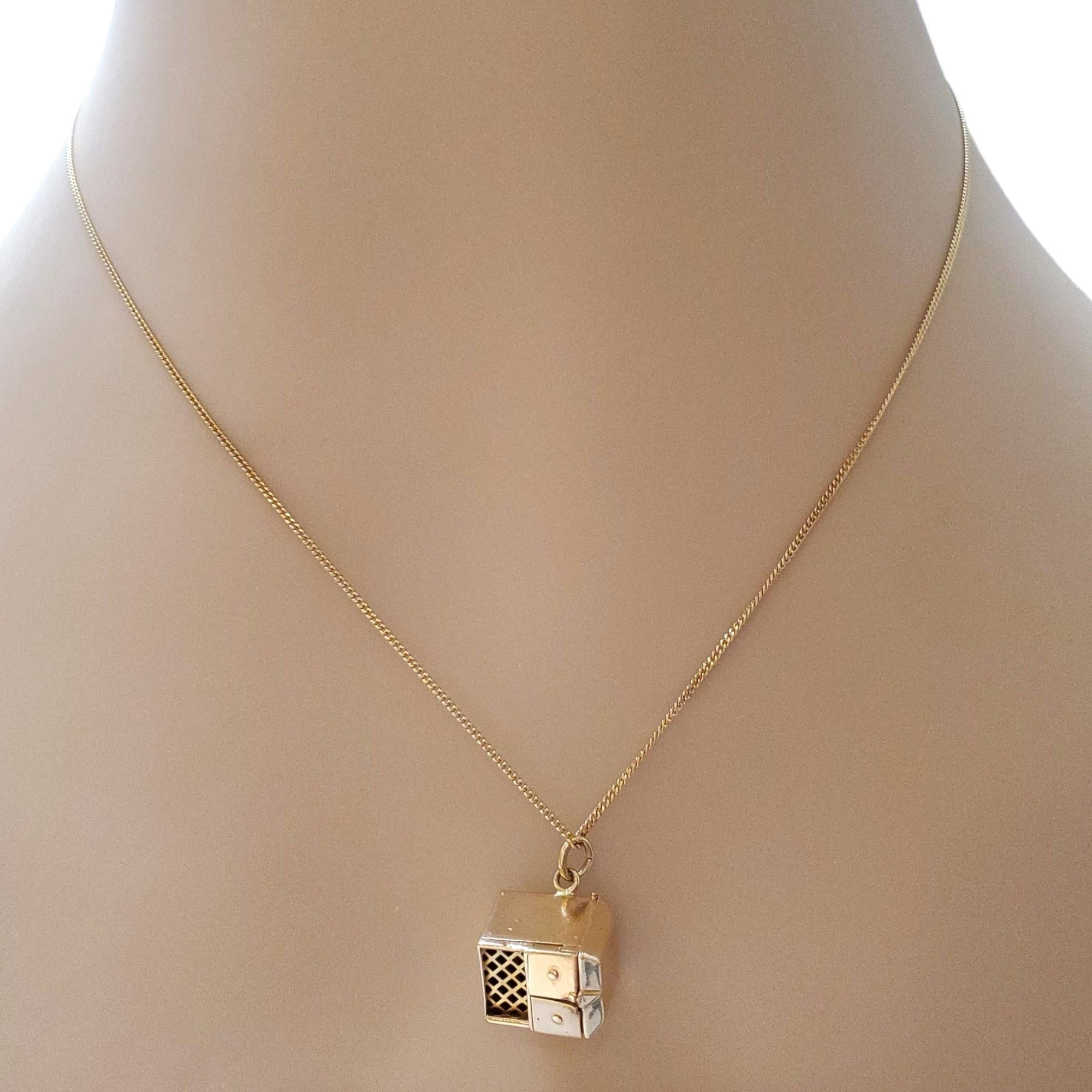 14K Yellow Gold Victrola Phonograph Stanhope NYC Charm #17885 For Sale 8