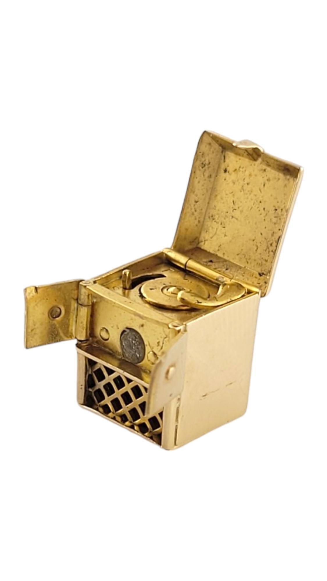 14K Yellow Gold Victrola Phonograph Stanhope NYC Charm #17885 For Sale 5