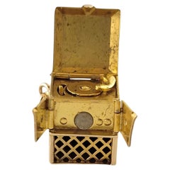 Colgante Stanhope NYC de oro amarillo de 14 quilates con forma de fonógrafo de victrola #17885