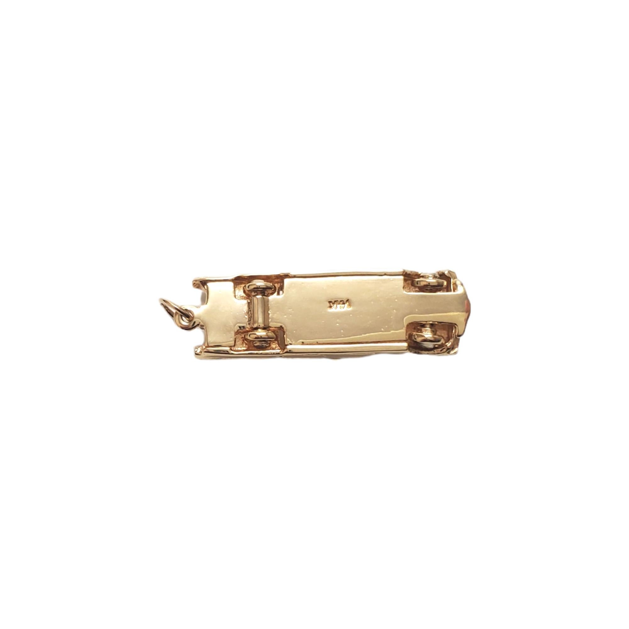 14K Yellow Gold Vintage Car Charm In Good Condition In Washington Depot, CT