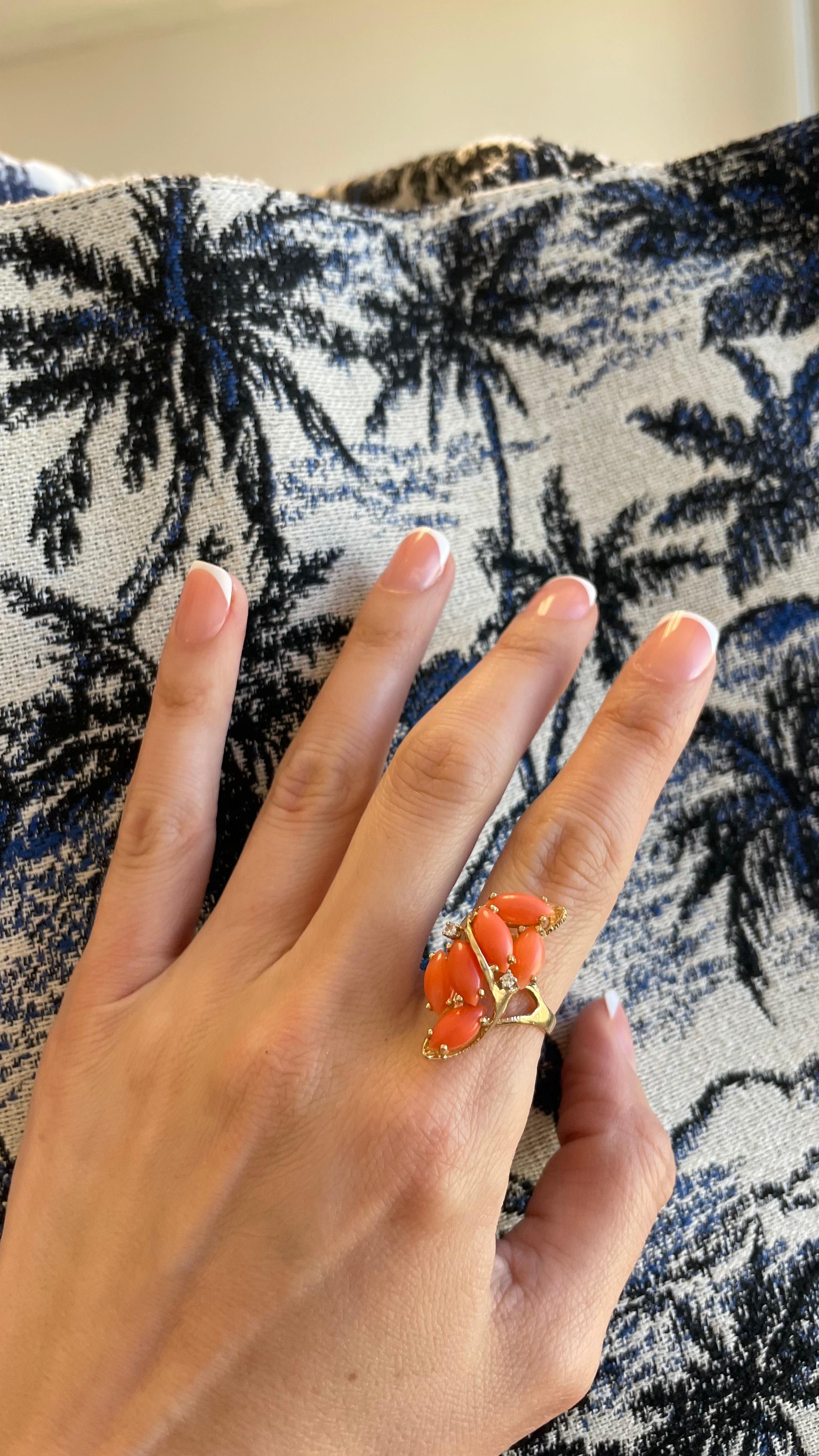14k Yellow Gold Vintage Genuine Marquise Shape Cabochon Coral Diamond Ring  In Excellent Condition For Sale In beverly hills, CA