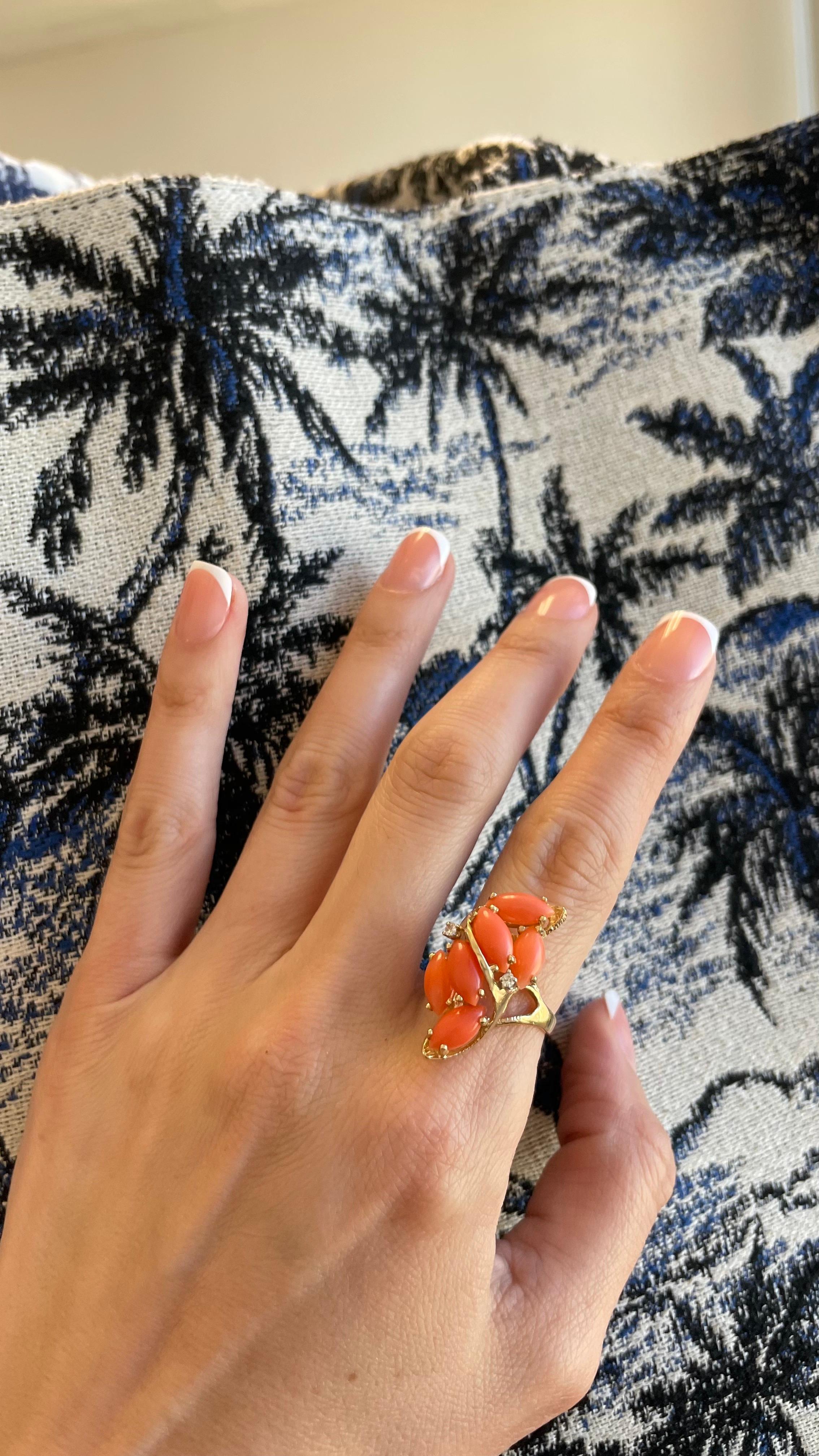 14k Yellow Gold Vintage Genuine Marquise Shape Cabochon Coral Diamond Ring In Excellent Condition For Sale In beverly hills, CA