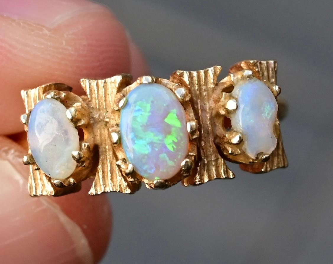 14K Yellow Gold Vintage Gorgeous Opal Ring For Sale 6
