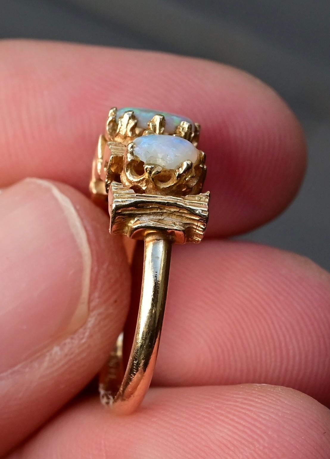 14K Yellow Gold Vintage Gorgeous Opal Ring For Sale 5