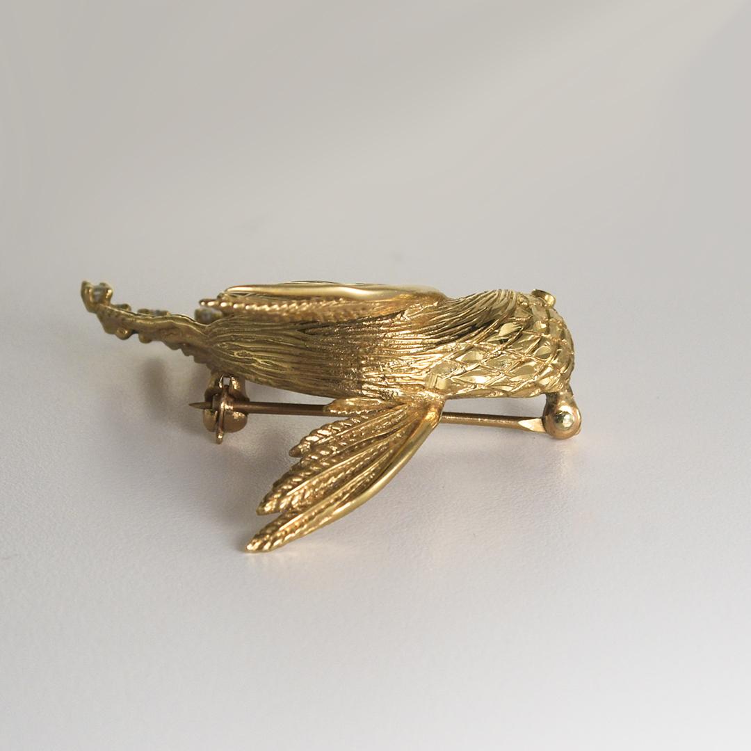 Single Cut 14K Yellow Gold Vintage Hummingbird Brooch 12.4g For Sale