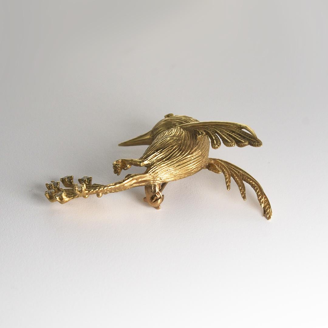 14K Yellow Gold Vintage Hummingbird Brooch 12.4g In Excellent Condition For Sale In Laguna Beach, CA