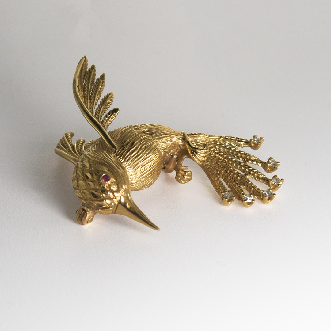 14K Yellow Gold Vintage Hummingbird Brooch 12.4g For Sale 1