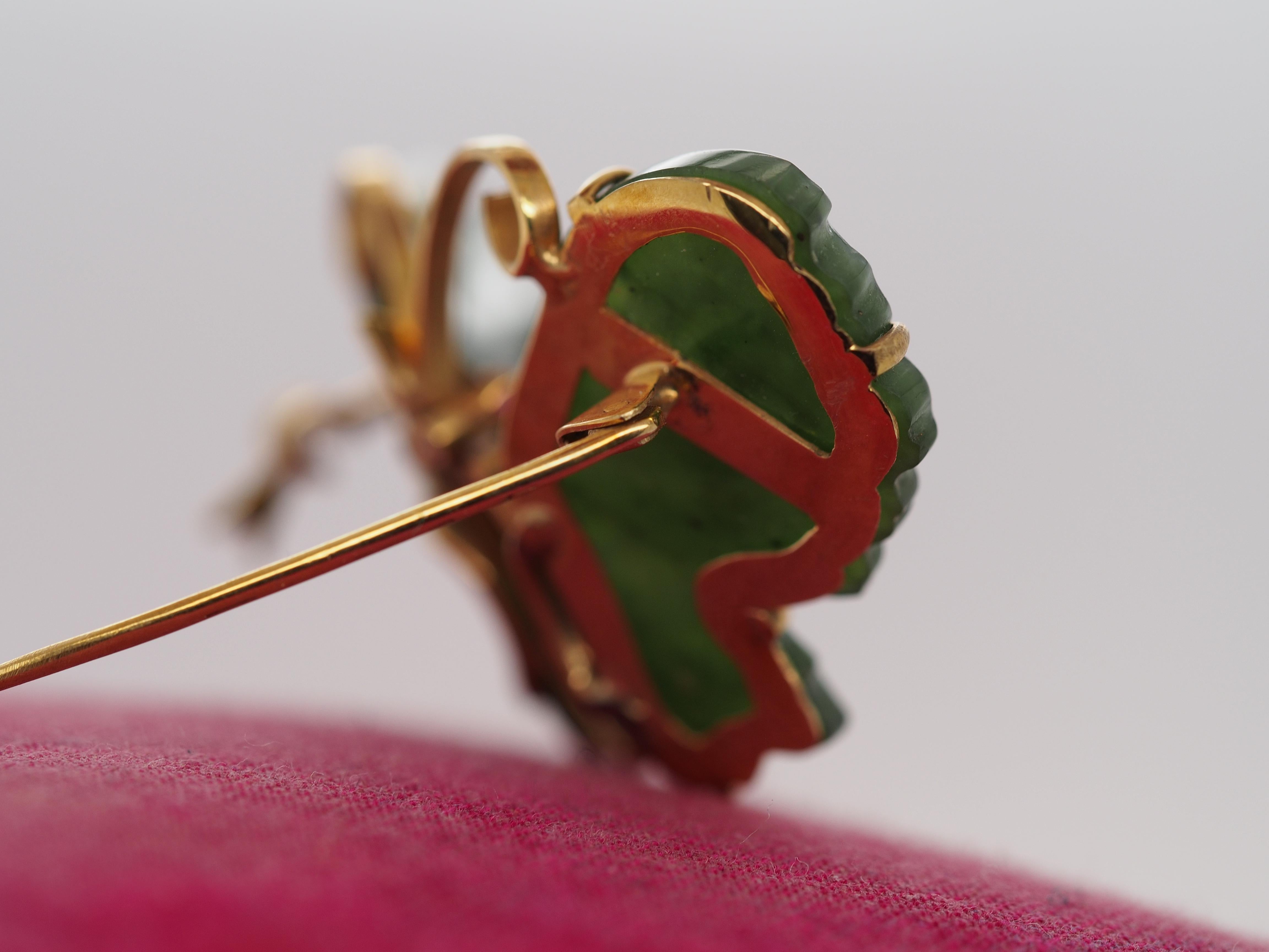 14k Yellow Gold Vintage Jade and Ruby Butterfly Brooch For Sale 2