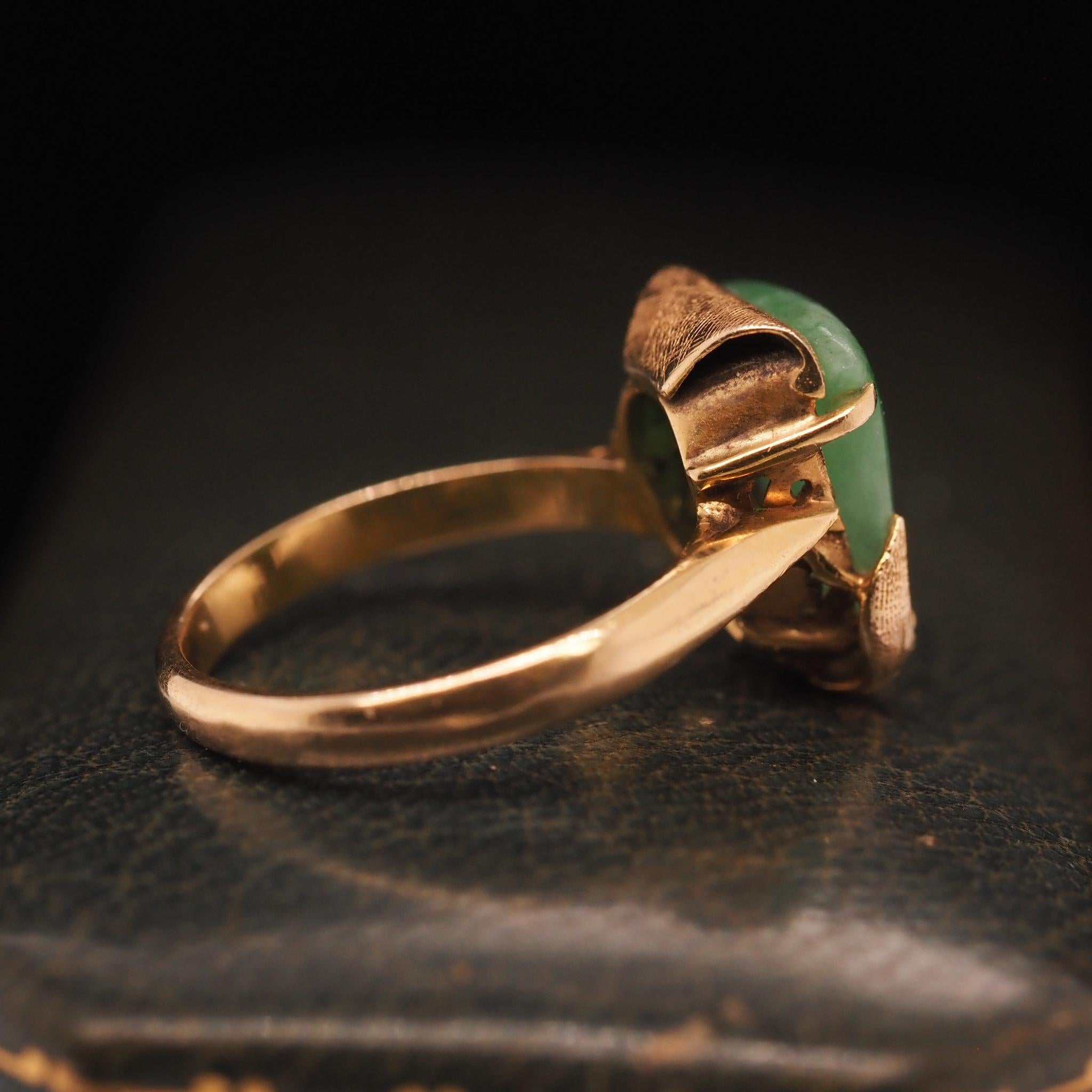14 Karat Gelbgold Vintage Jade-Ring im Zustand „Gut“ in Hicksville, NY