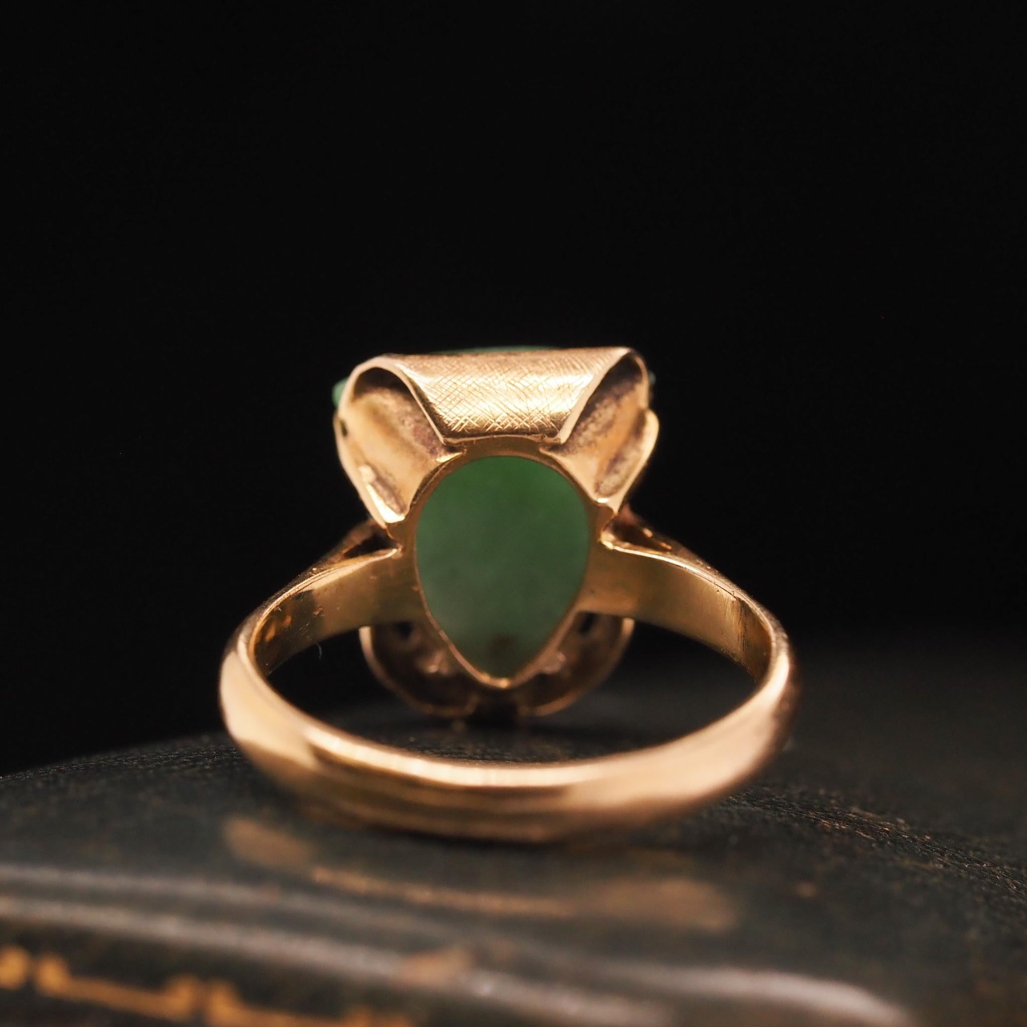 Women's 14K Yellow Gold Vintage Jade Ring For Sale