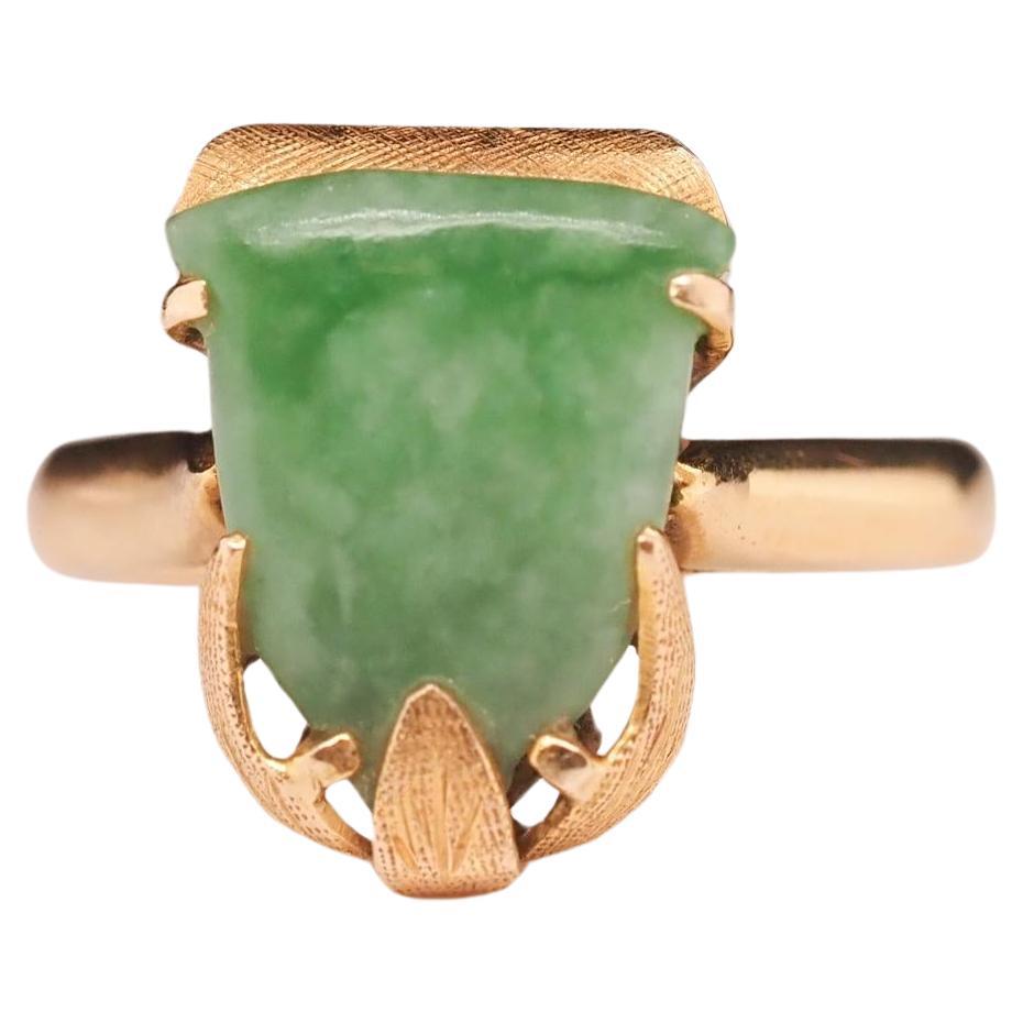 14K Yellow Gold Vintage Jade Ring For Sale