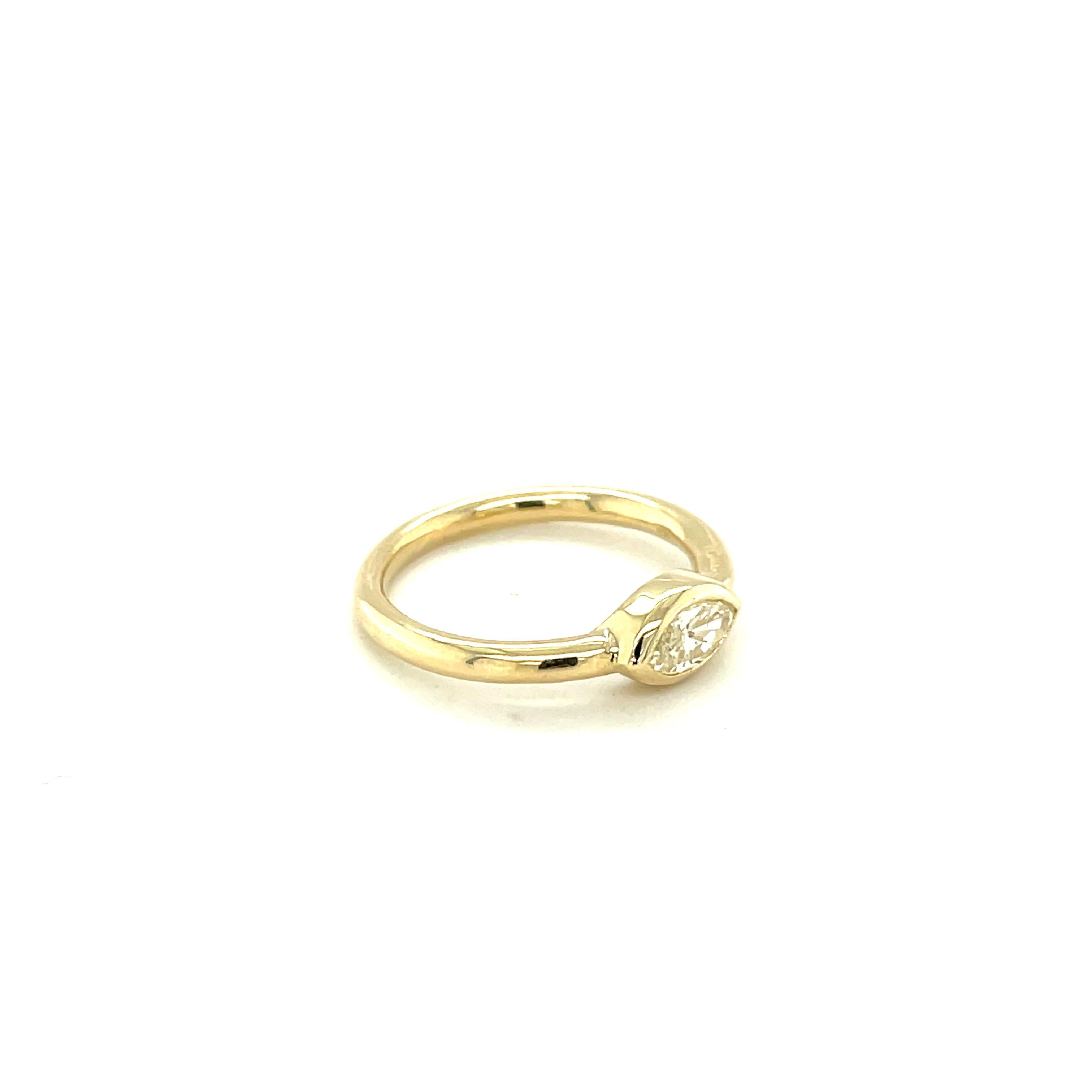 14K Yellow Gold Vintage Marquise Cut Diamond Ring For Sale 2
