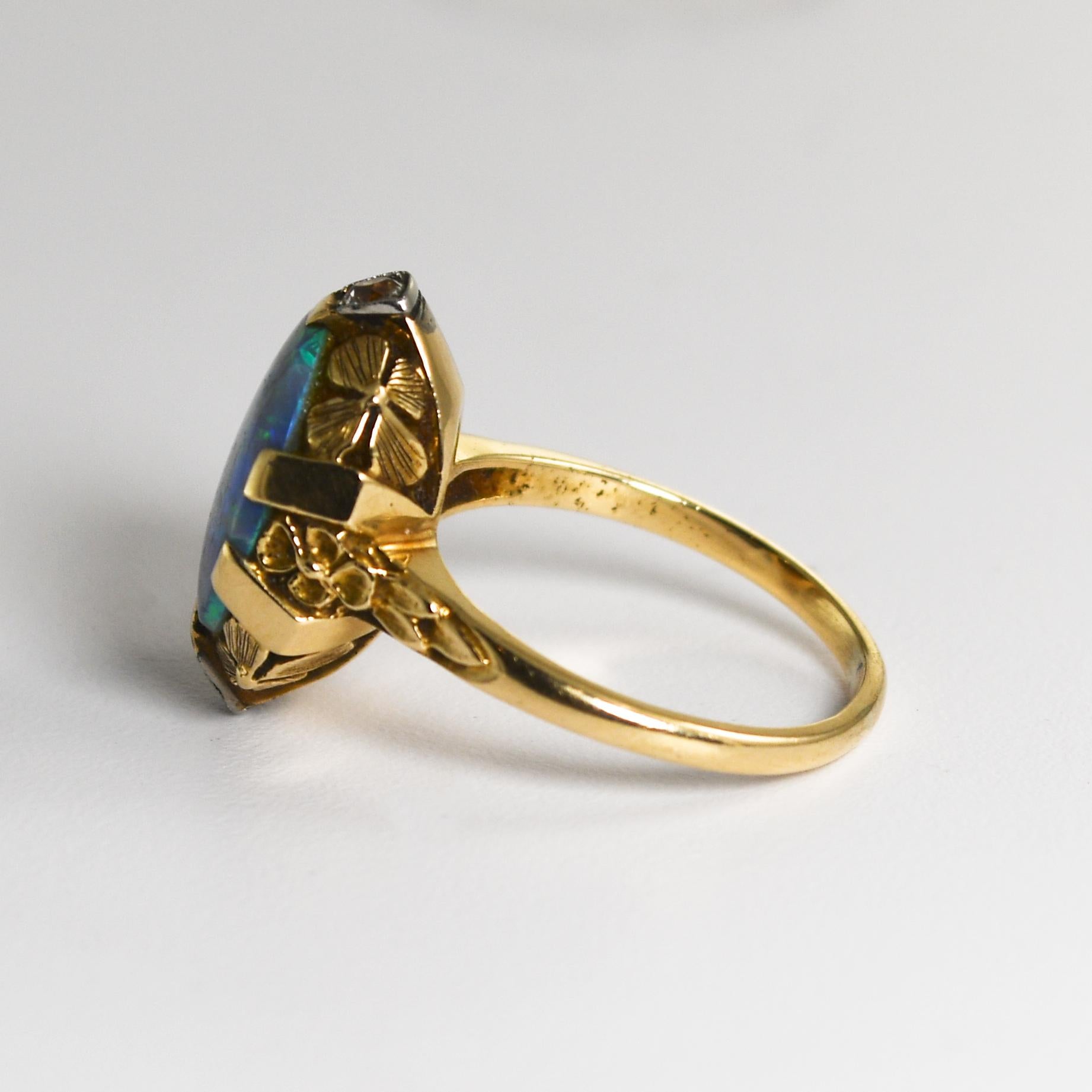 Women's or Men's 14K Yellow Gold Vintage Opal Ring 3.5g For Sale