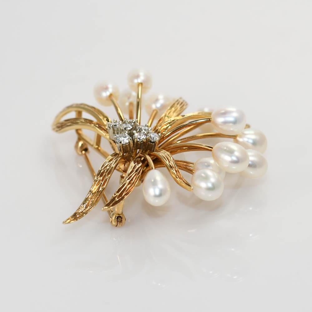 Women's or Men's 14K Yellow Gold Vintage Pearl & Diamond Brooch 0.25ct For Sale