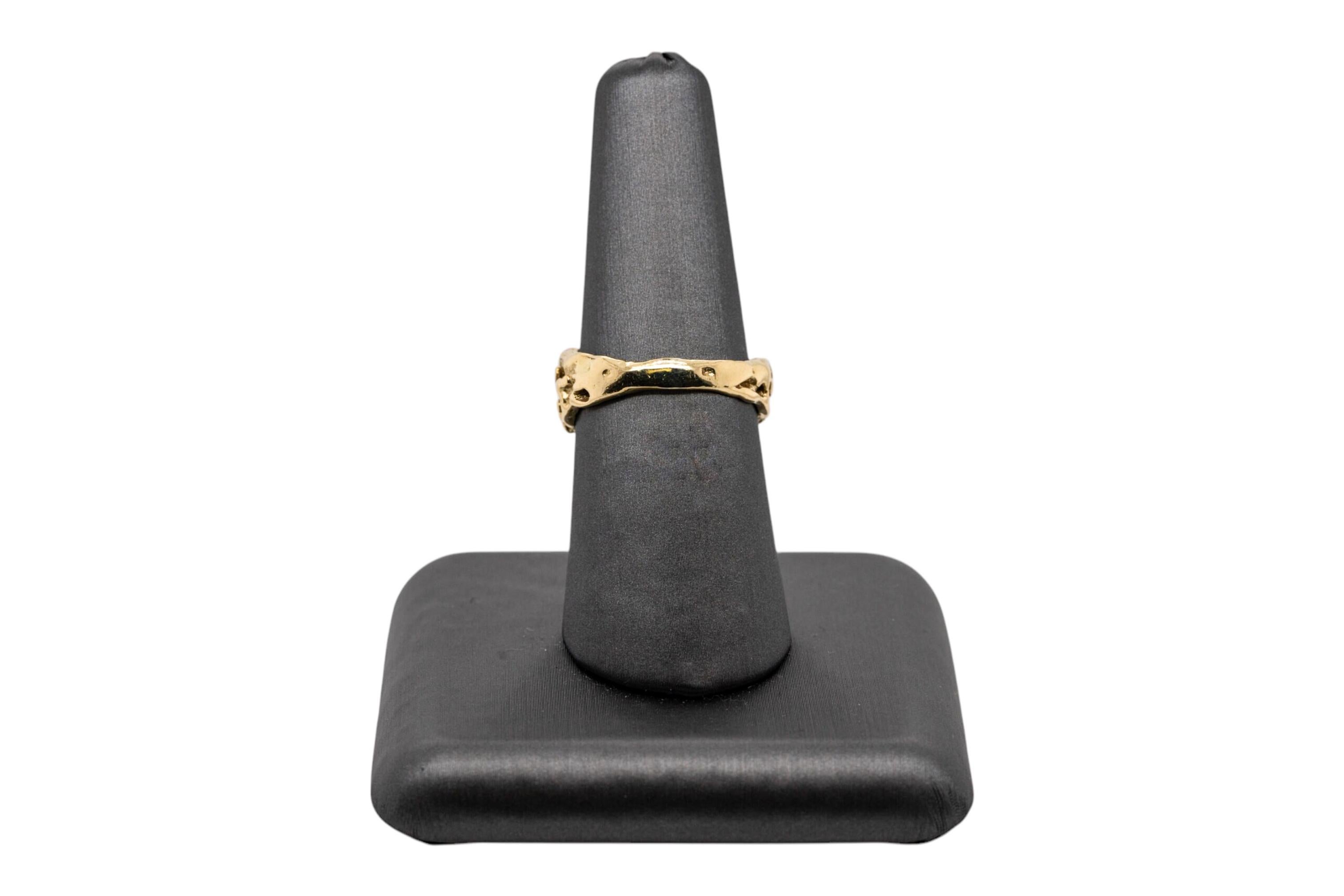 14k Yellow Gold Vintage Ring Set With Emeralds and Sapphires For Sale 2