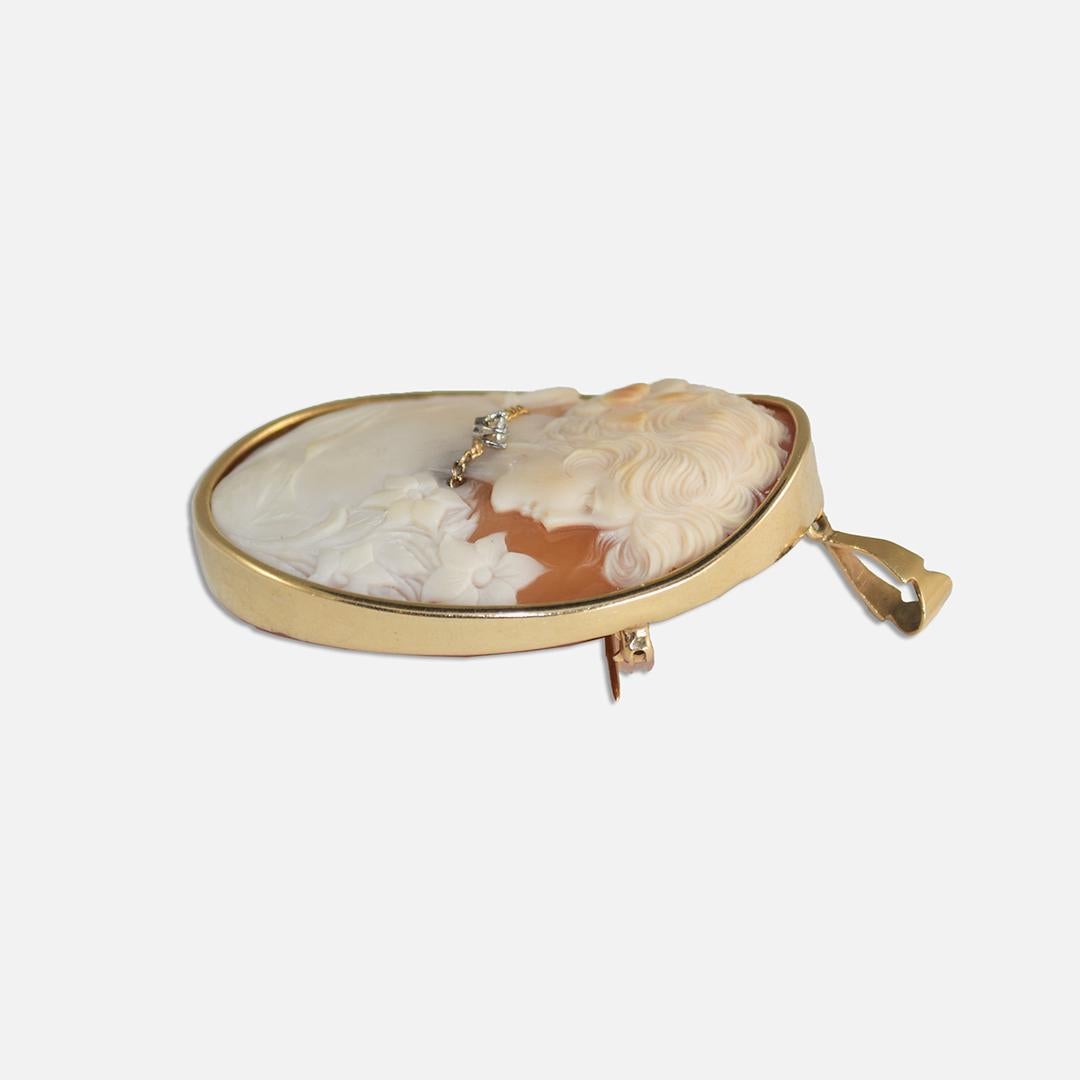 14K Yellow Gold Vintage Shell Cameo Brooch 20.2g In Excellent Condition For Sale In Laguna Beach, CA