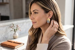 14K Yellow Gold Vintage Stud Earrings with Mother-of-Pearl and Onyx