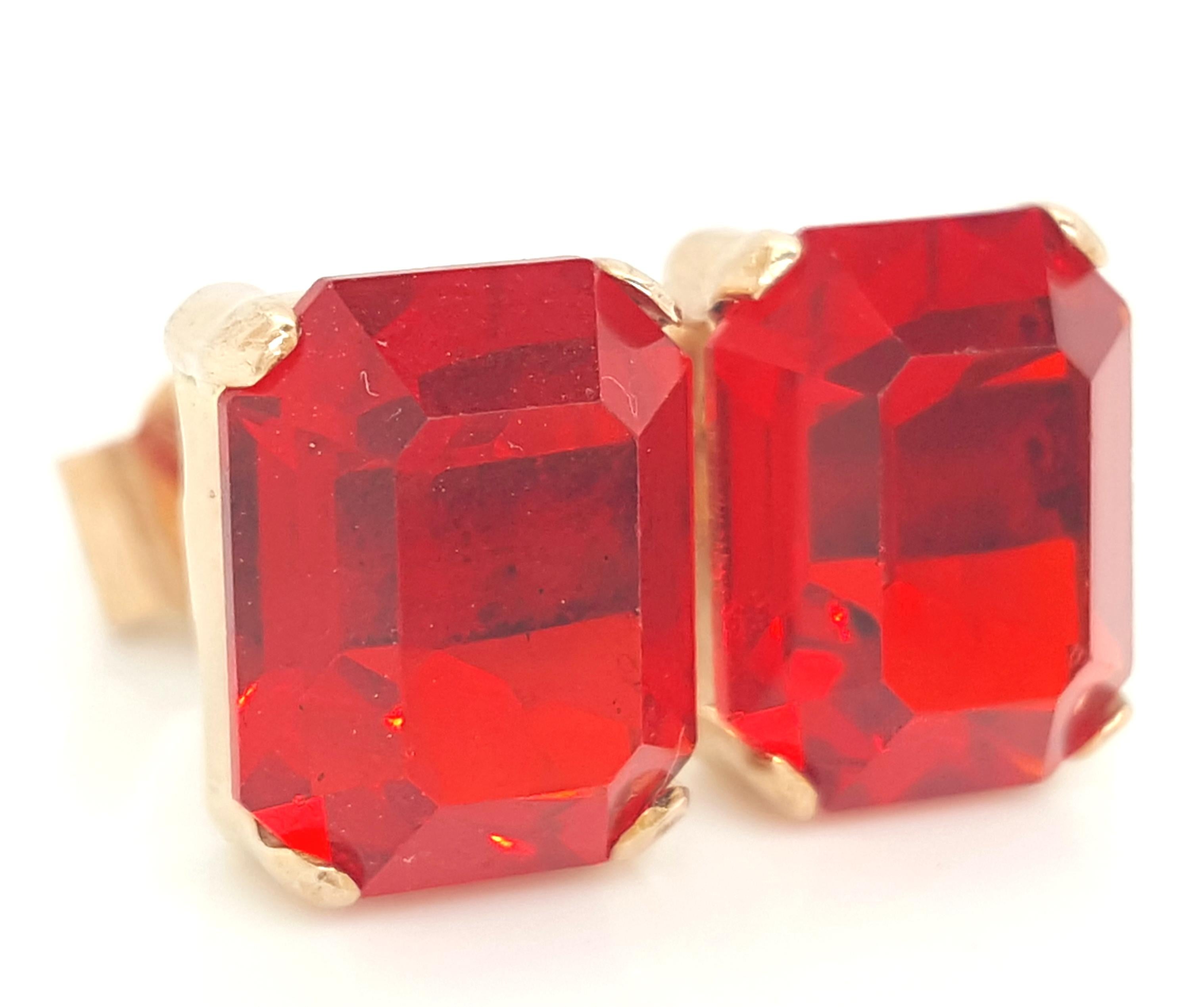 14 Karat Yellow Gold Vintage Style Emerald Cut Red Glass Stud Earrings For Sale 1