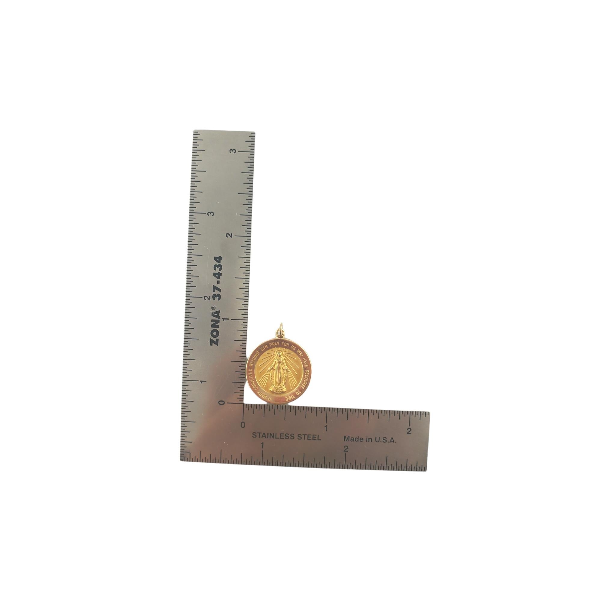 Pendentif Vierge Marie en or jaune 14 carats 1