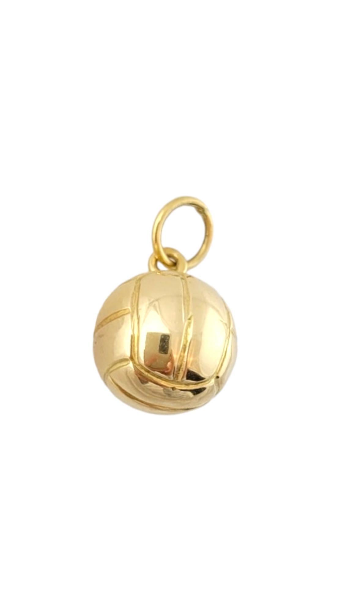 14K Yellow Gold Volleyball Charm #16313 In Good Condition For Sale In Washington Depot, CT