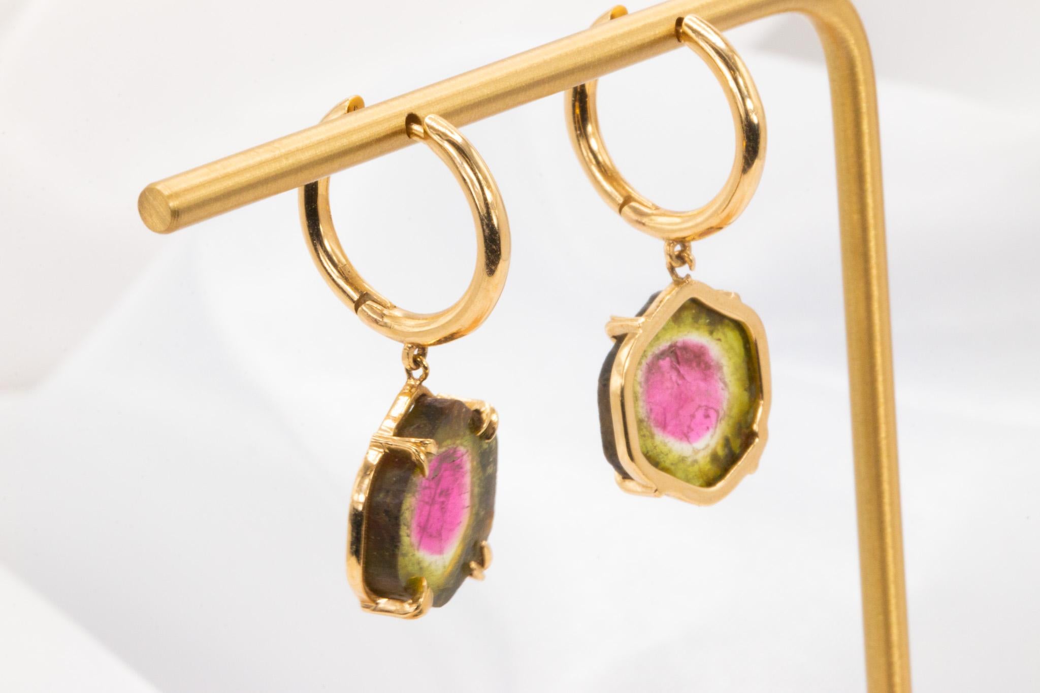 Portrait Orecchini a cerchio con tormalina angolare in oro giallo 14k in vendita