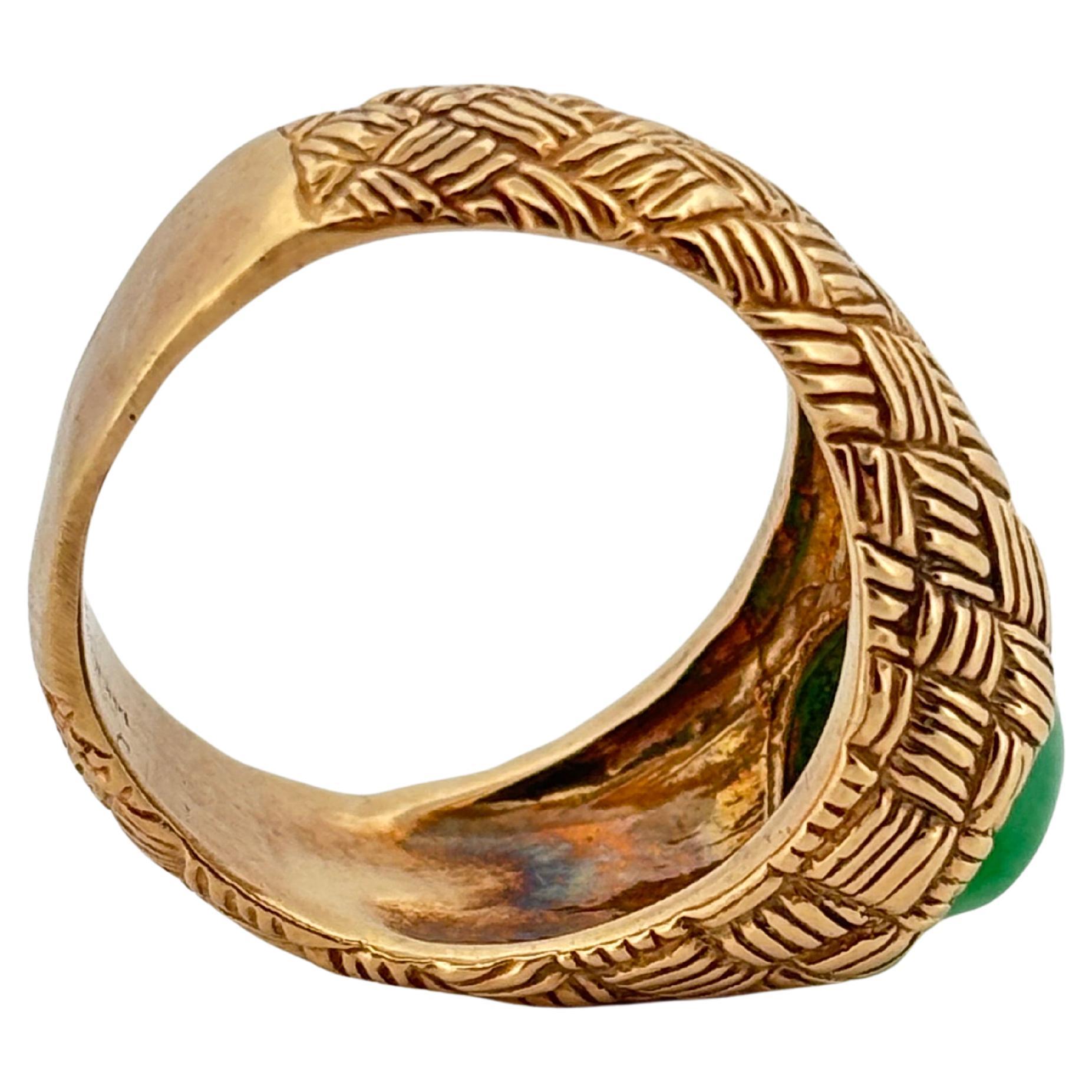 Weaved Basket Texture 14K Yellow Gold Green Jade Ring For Sale 3