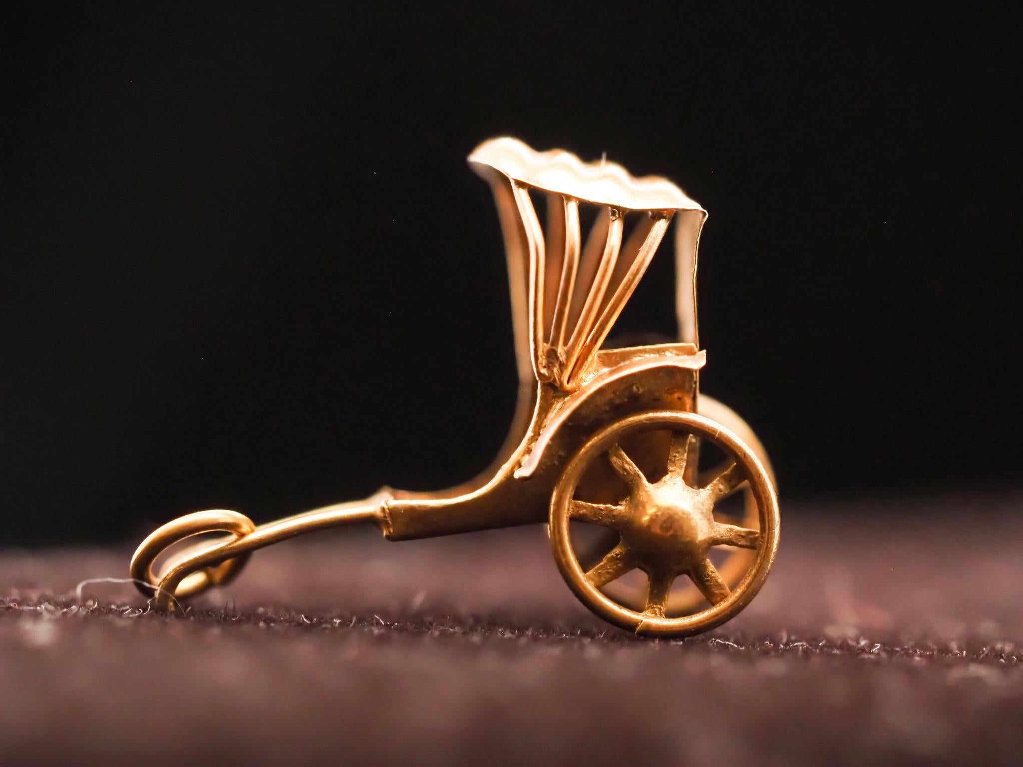 14K Yellow Gold Wheel Carriage Charm Pendant For Sale 1