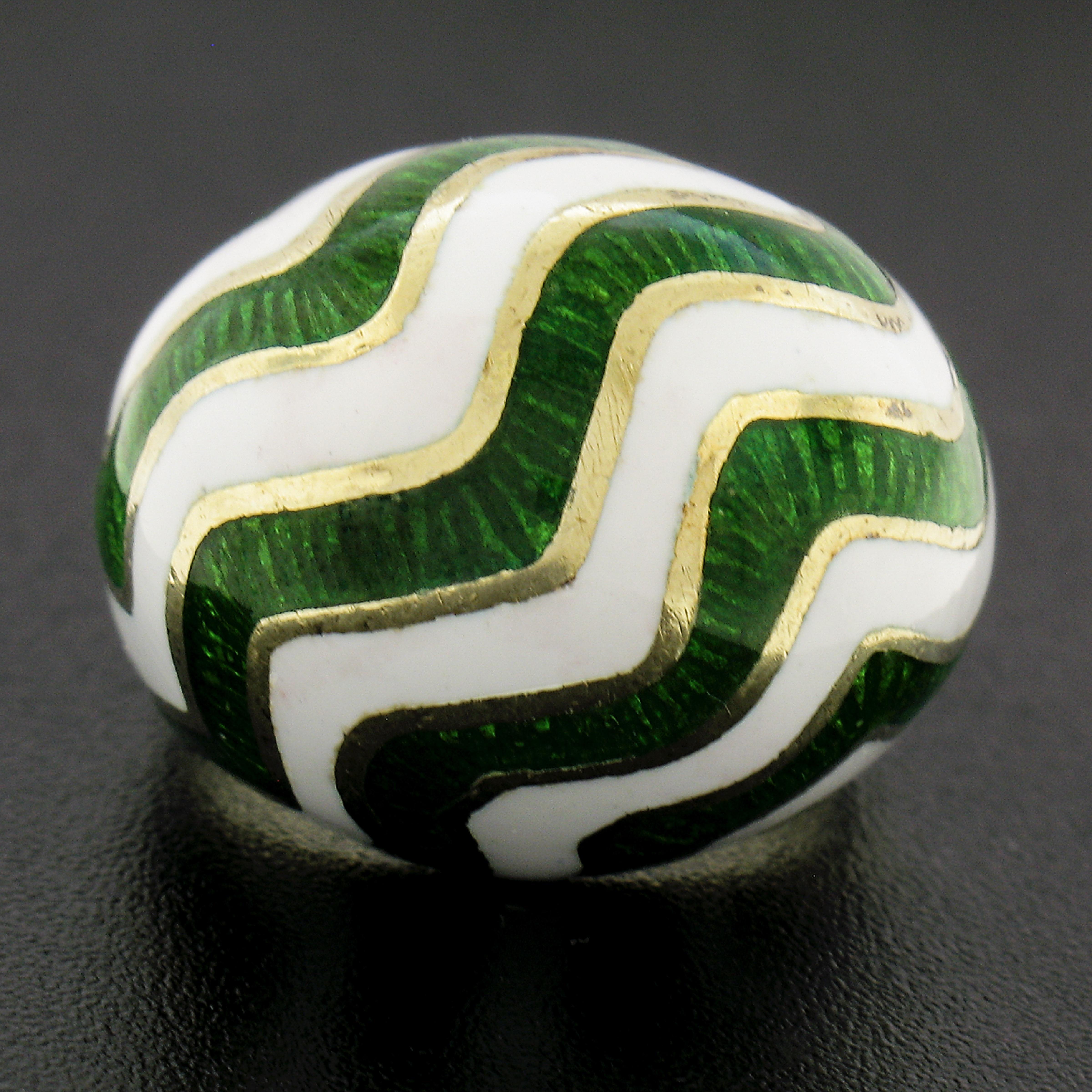 14K Yellow Gold White and Green Enamel Work Dome Bombe Cocktail Ring Size 6.5 In Excellent Condition For Sale In Montclair, NJ