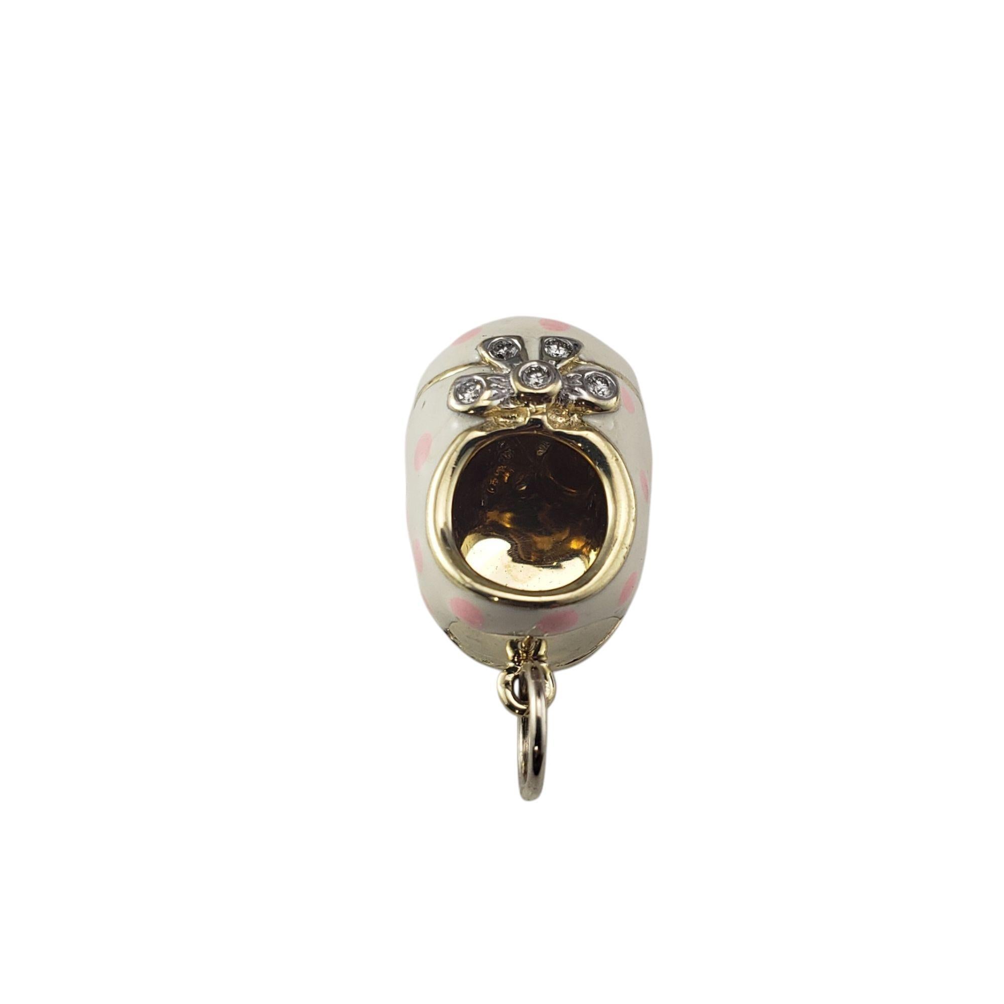 Breloque chaussure pour bébé n°21407 en or jaune 14 carats, émail blanc et diamants à pois Bon état - En vente à Washington Depot, CT