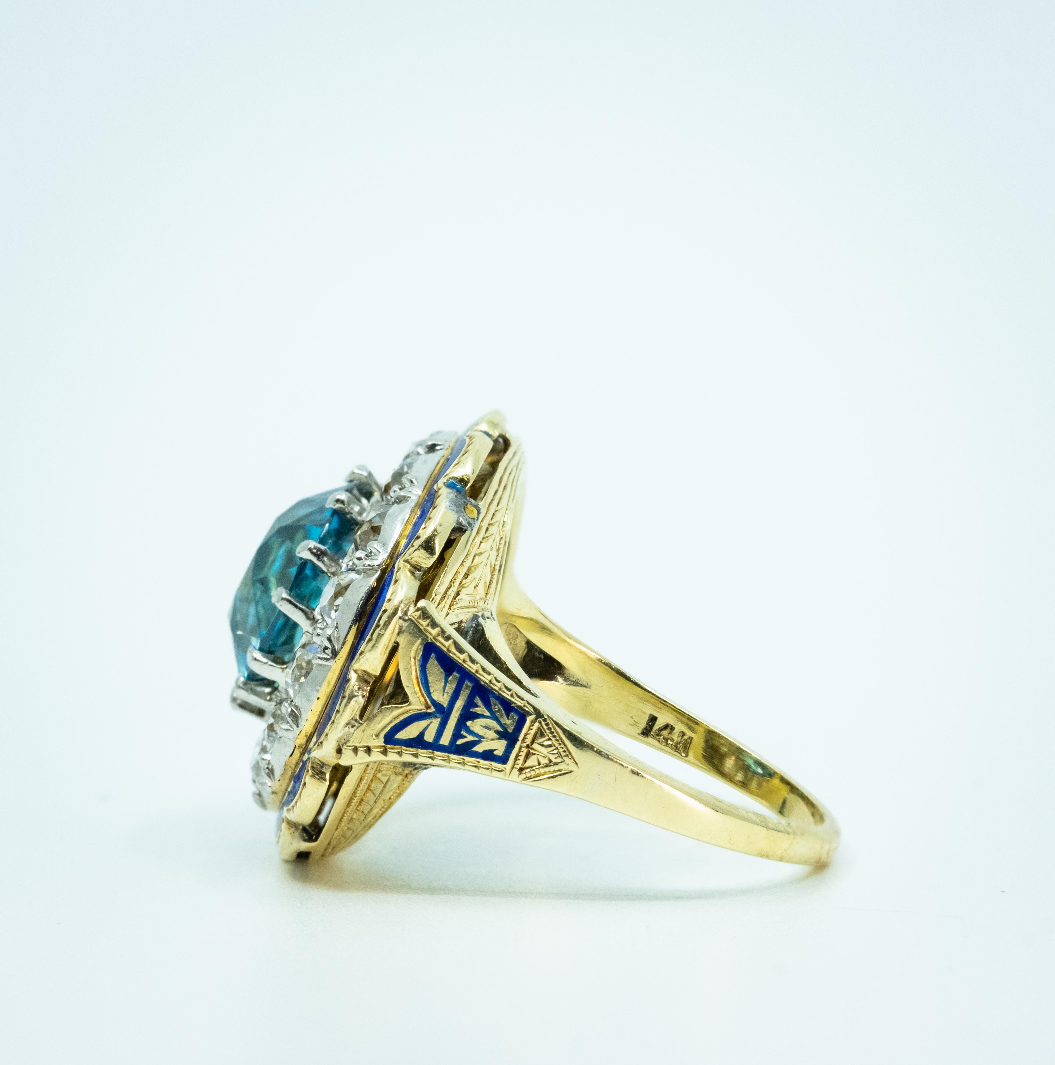 Taille vieille Europe Bague en or jaune 14 carats, émaillée de diamants et de zircon bleu certifié GIA en vente