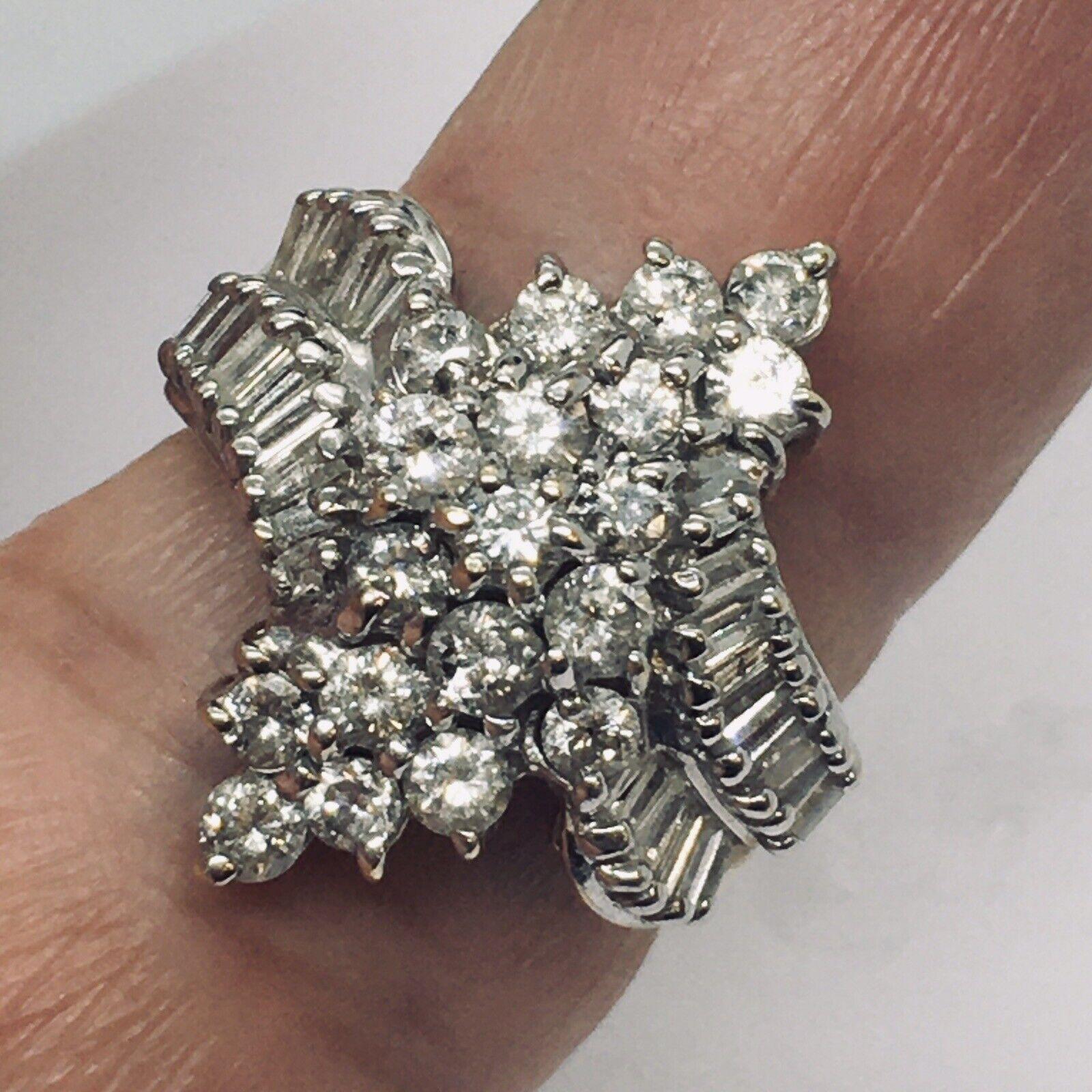 Modern 14K Yellow Gold White Gold Top 1.6 Carat Total Diamond Cluster Ring Size 7 For Sale