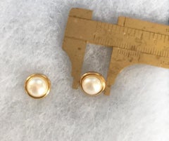 14 Karat Yellow Gold White Mabe Pearl Stud Earrings