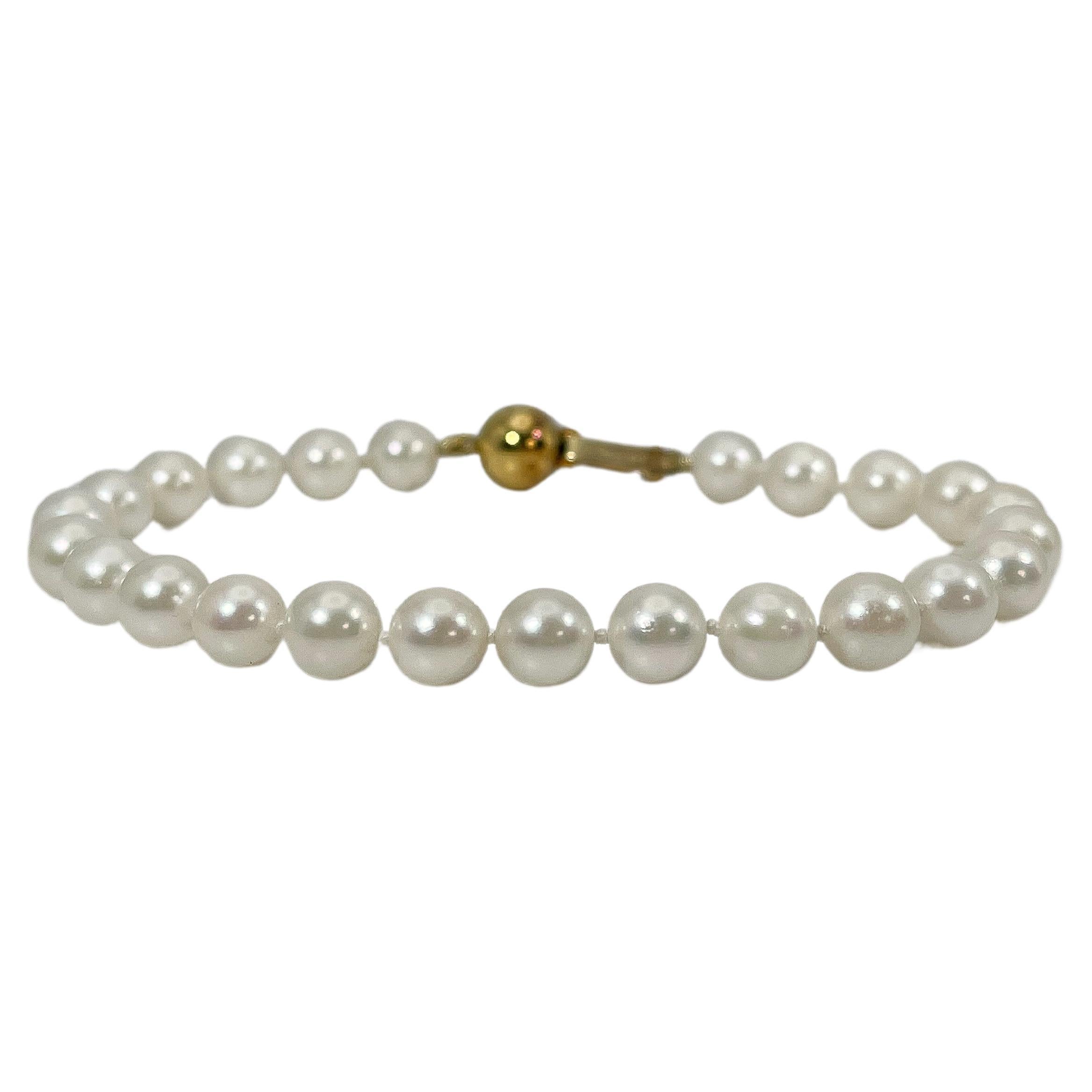 14K Yellow Gold White Pearl Bracelet For Sale