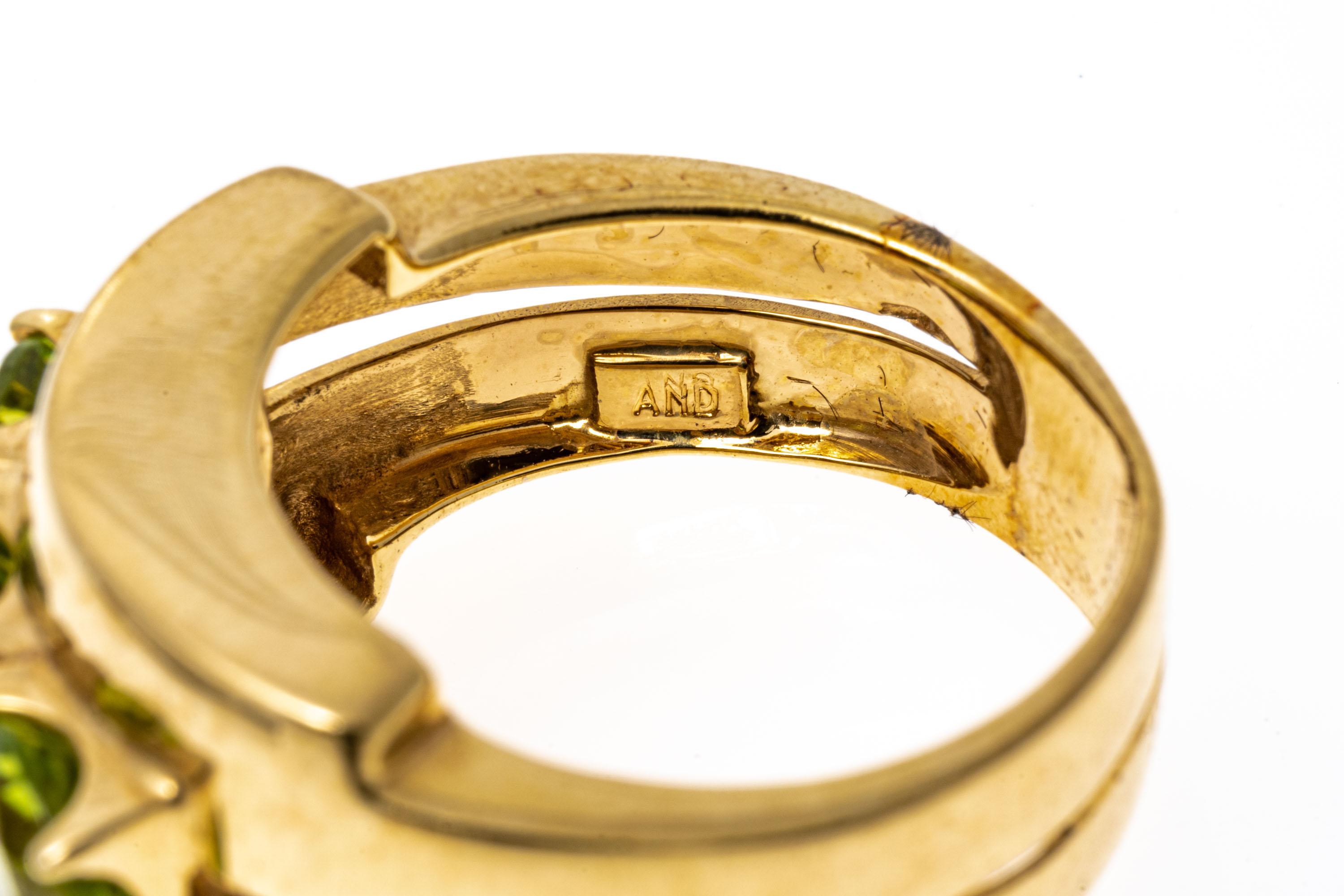 14 Karat Gelbgold Breiter, zeitgenössischer Peridot-Ring (Rundschliff) im Angebot